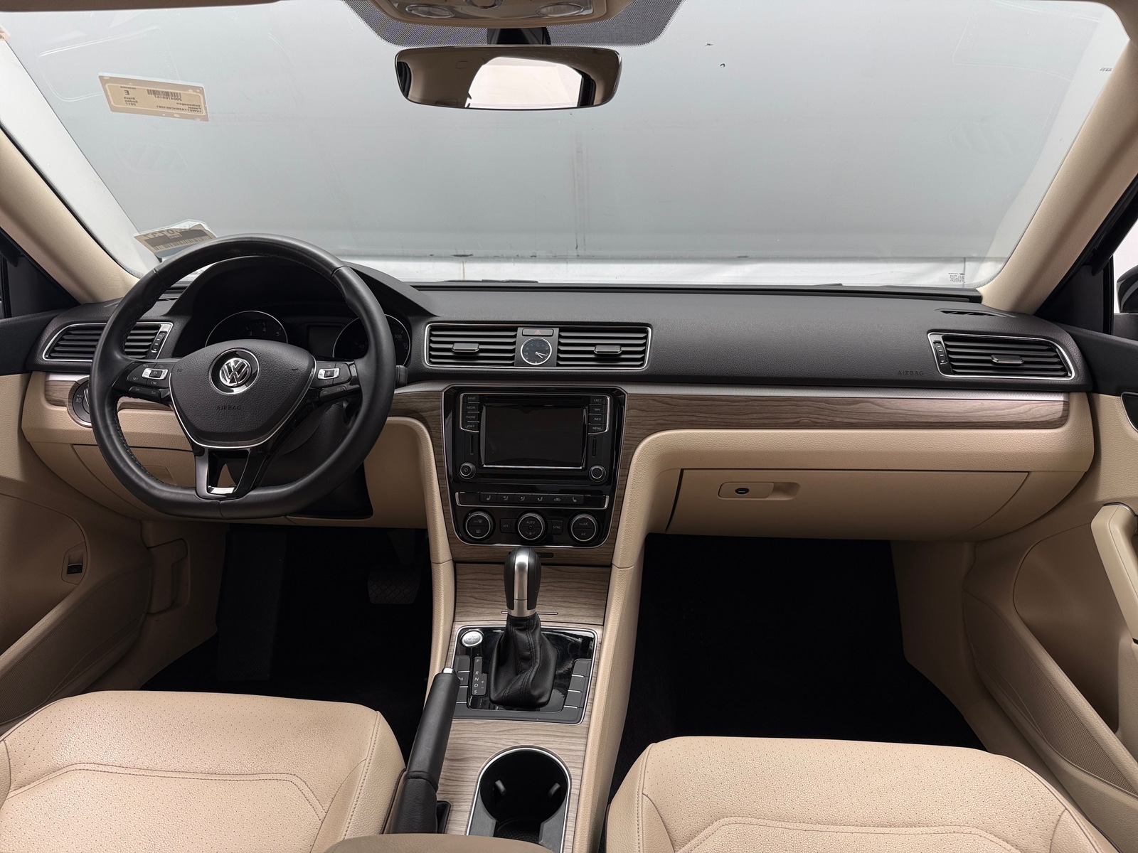 Thumbnail: 2017 Volkswagen Passat - 2