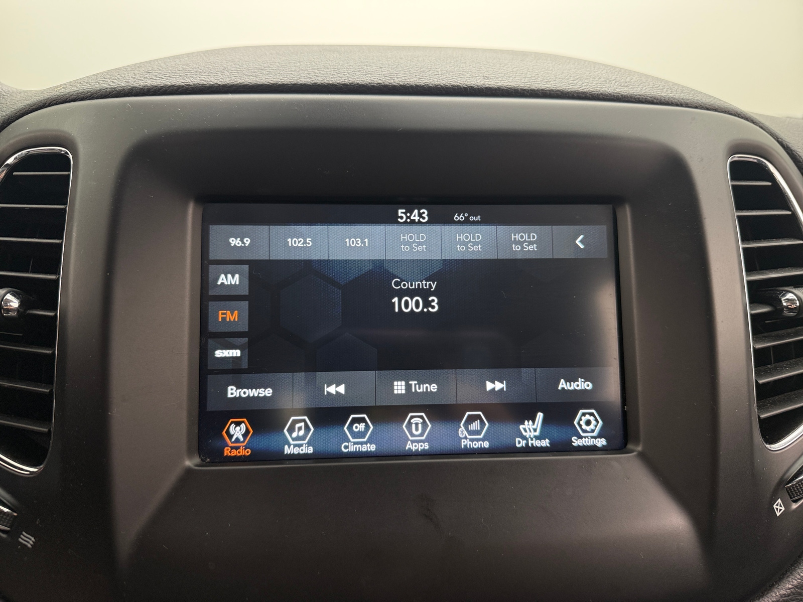 Thumbnail: 2018 Jeep Compass - 4