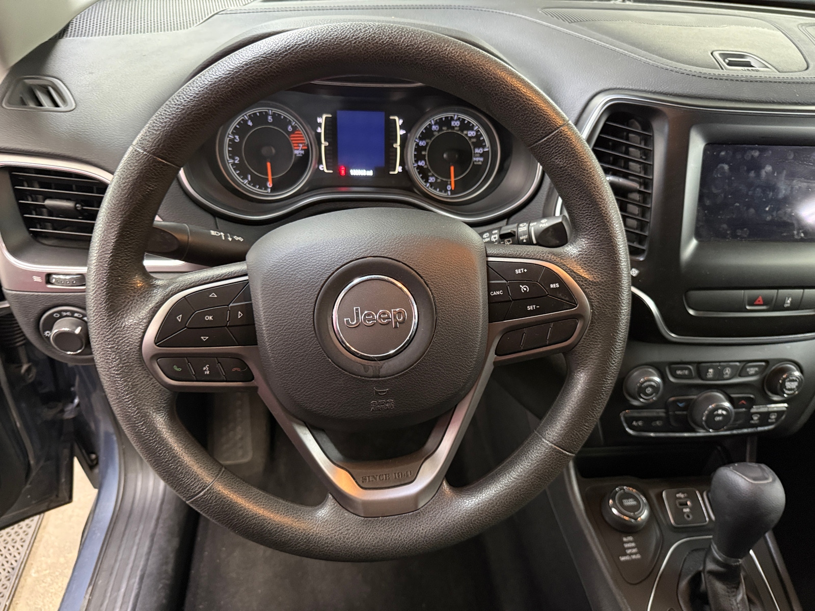 Thumbnail: 2021 Jeep Cherokee - 5