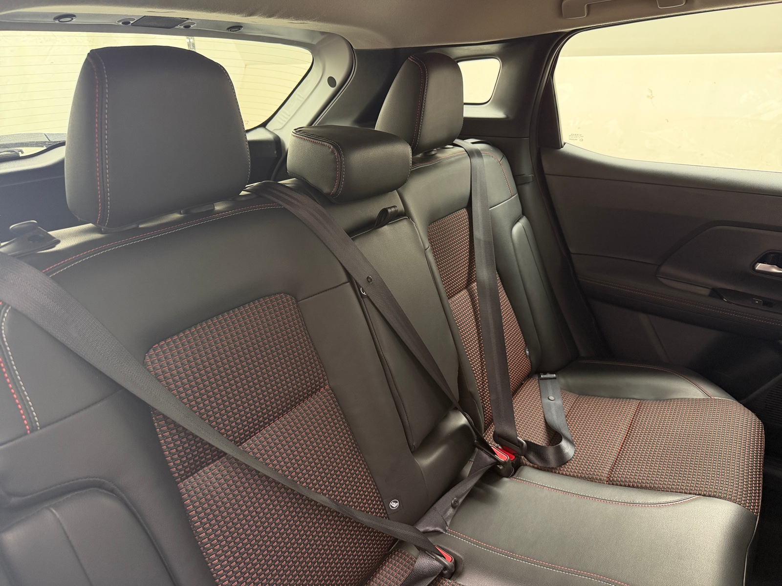 Thumbnail: 2025 Nissan Kicks - 5