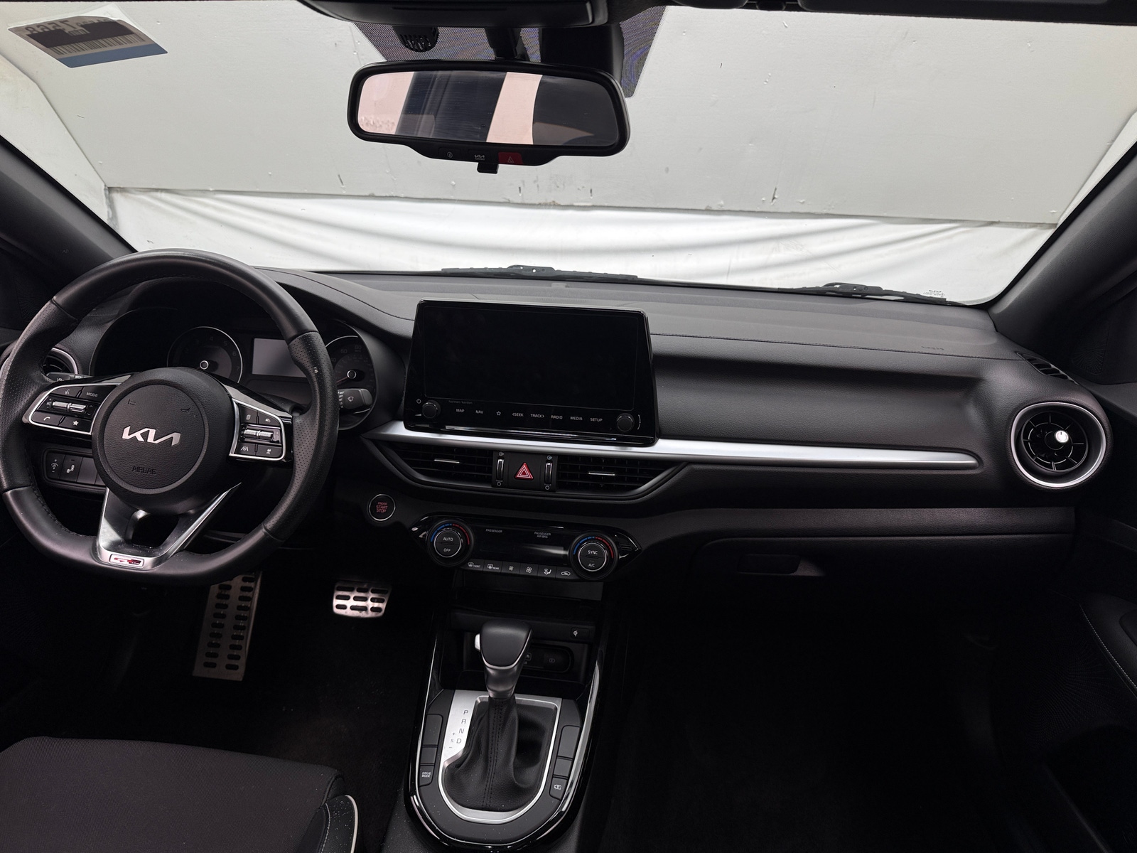 Thumbnail: 2024 Kia Forte - 3