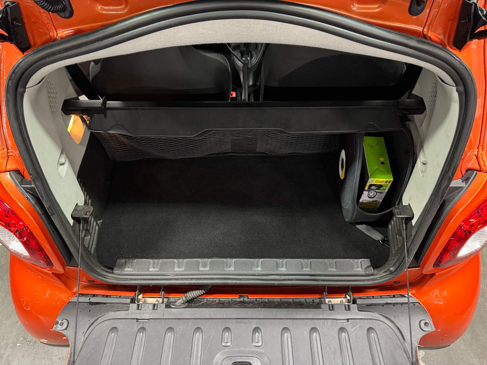 Thumbnail: 2019 smart fortwo - 6