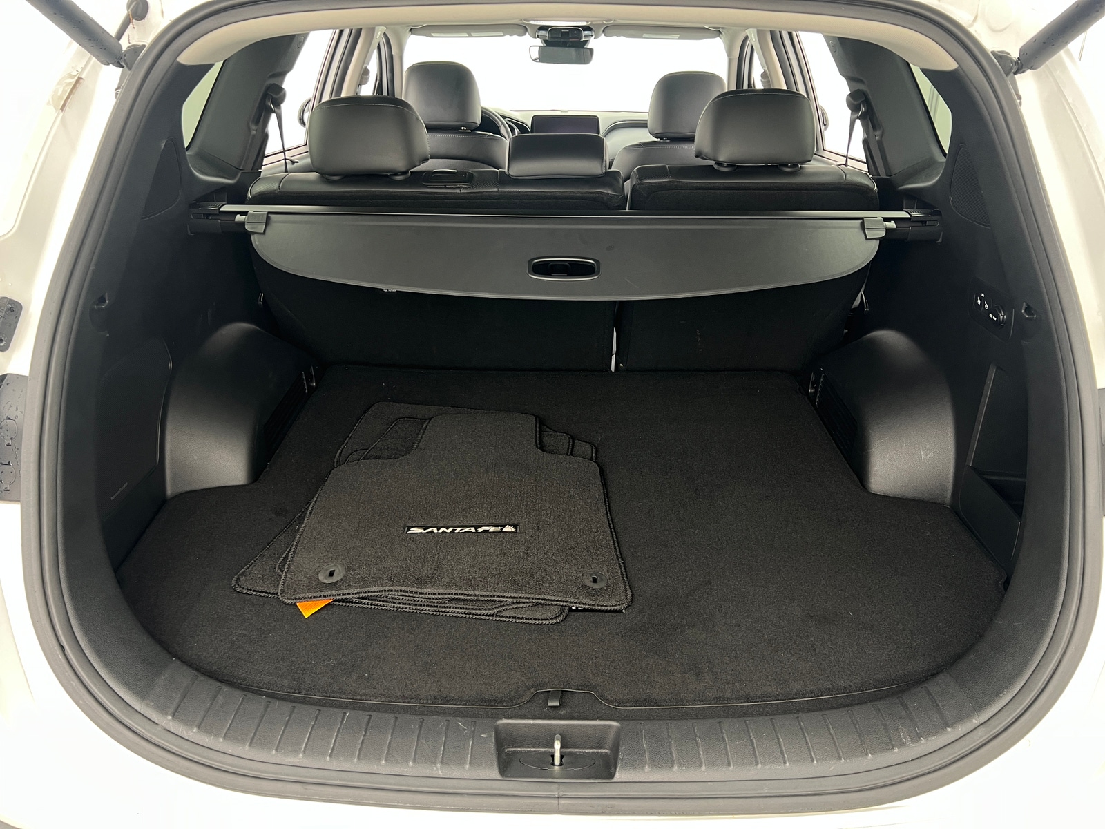 Thumbnail: 2022 Hyundai Santa Fe - 7