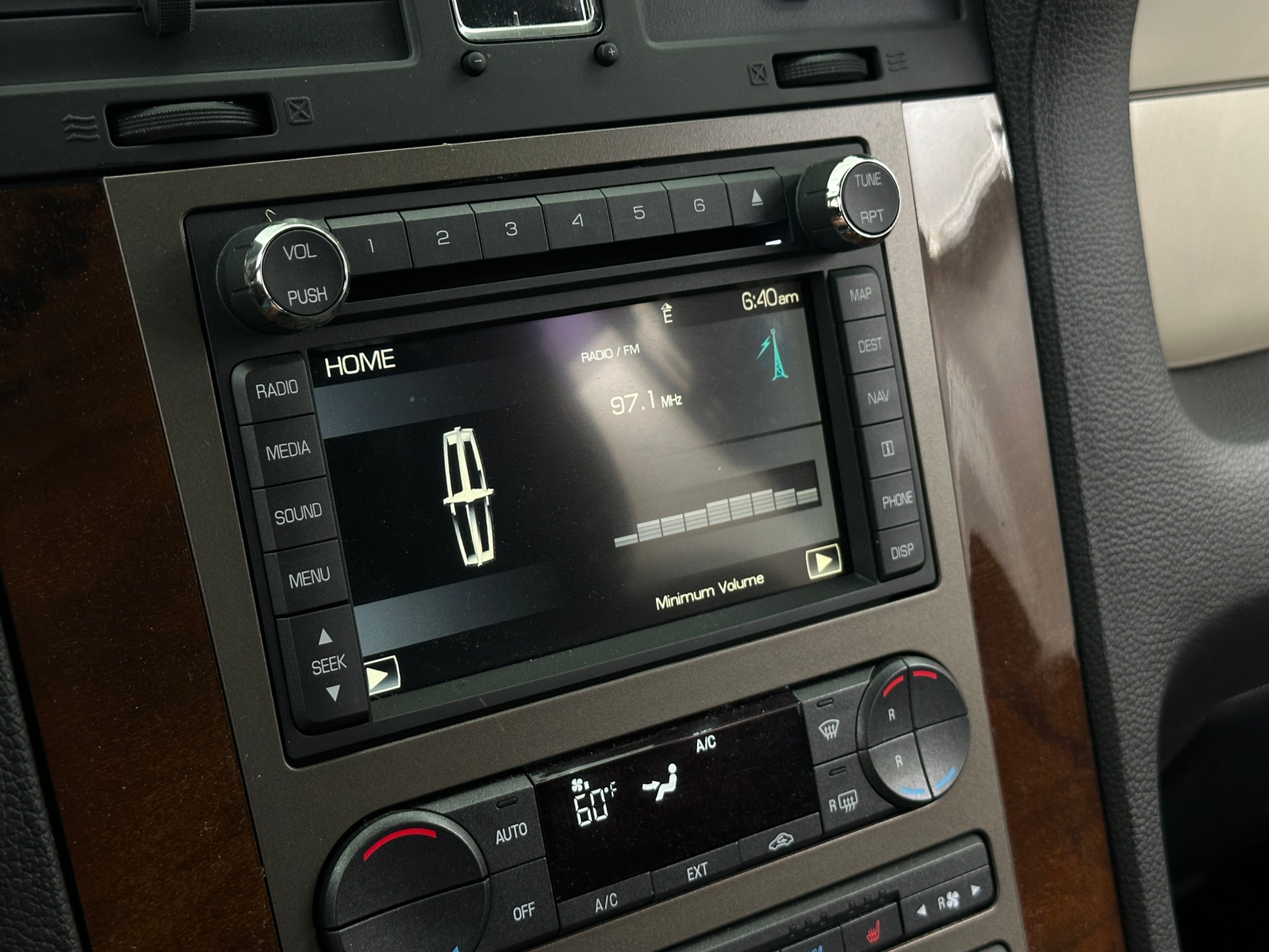 Thumbnail: 2014 Lincoln Navigator - 4