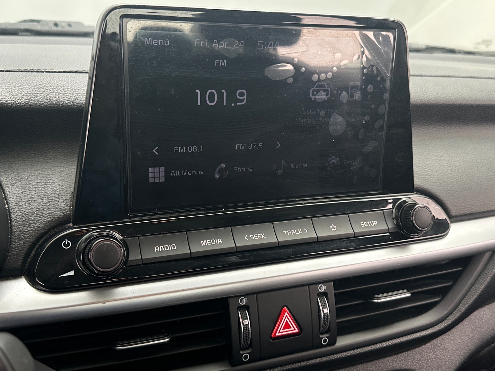 Thumbnail: 2024 Kia Forte - 4