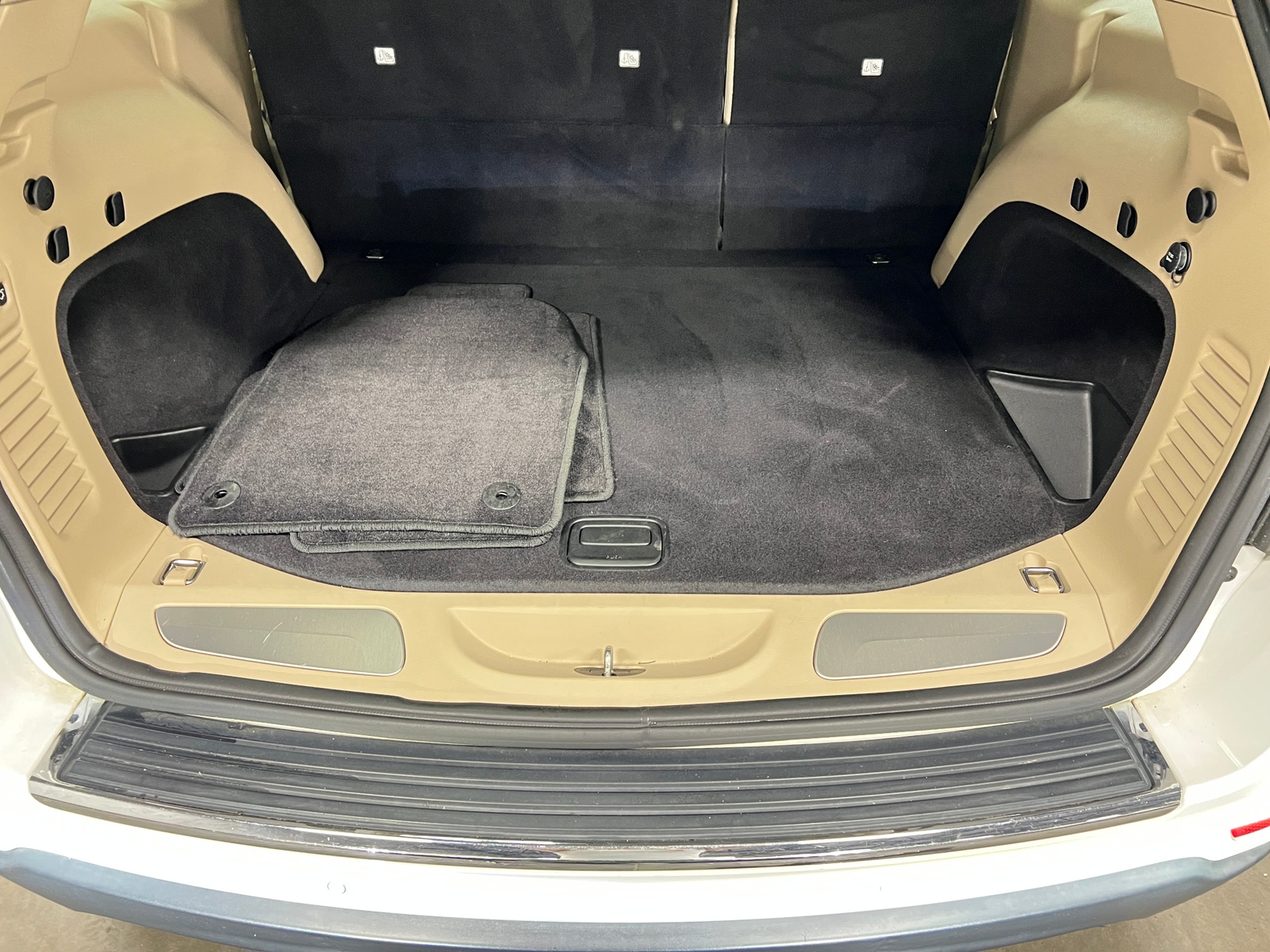 Thumbnail: 2018 Jeep Grand Cherokee - 6