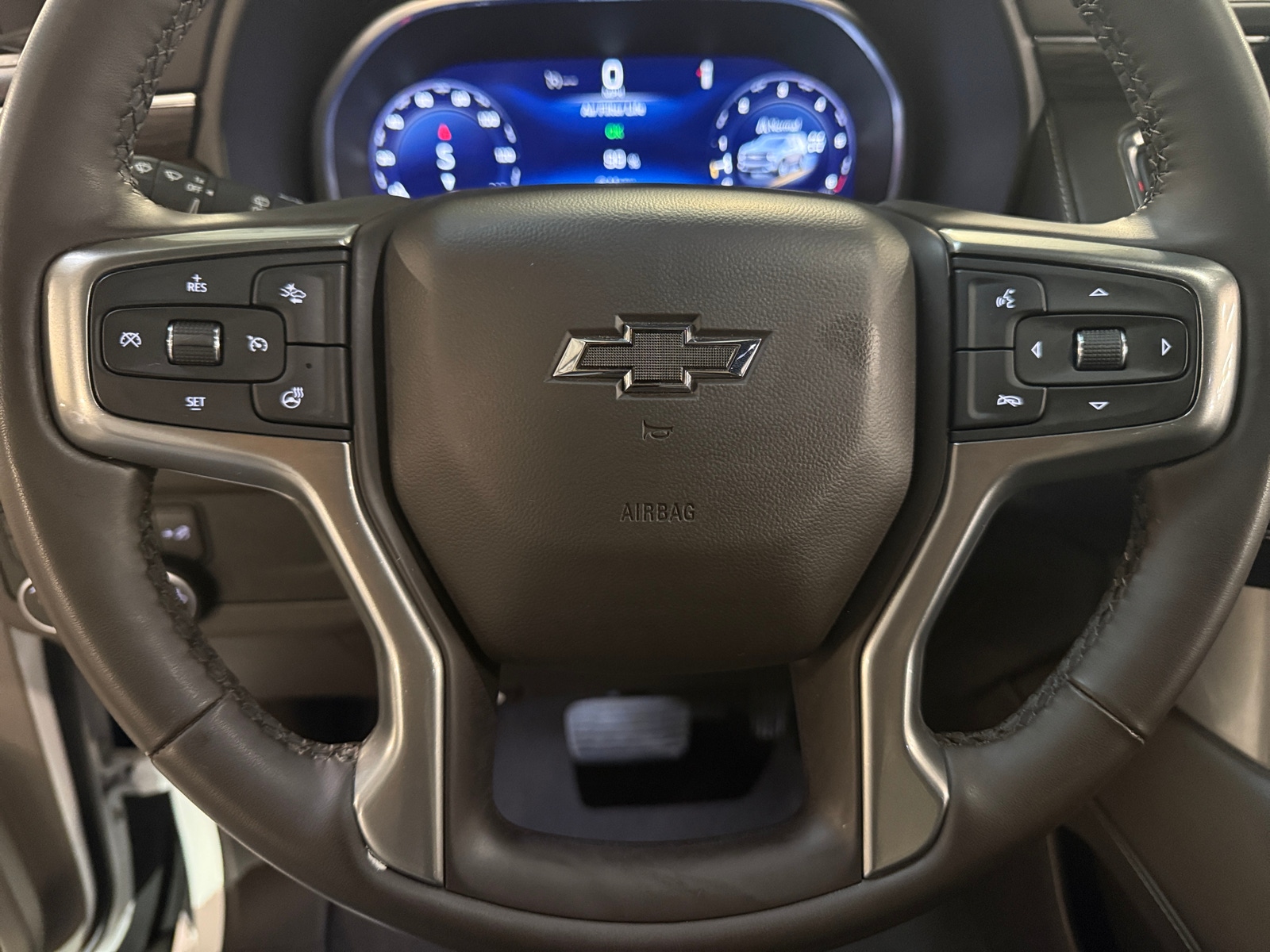Thumbnail: 2023 Chevrolet Tahoe - 4