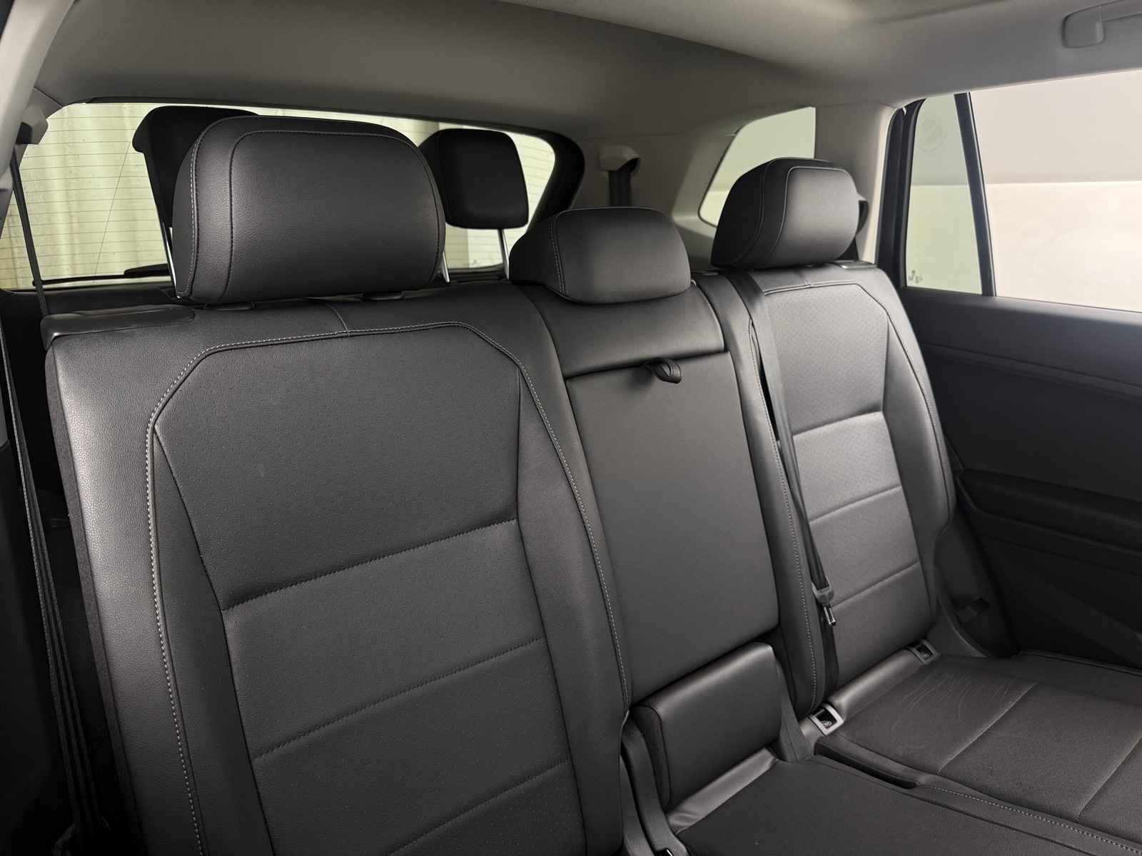 Thumbnail: 2020 Volkswagen Tiguan - 5