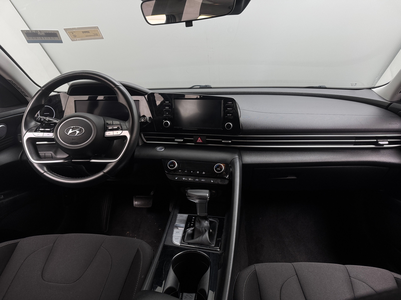 Thumbnail: 2021 Hyundai Elantra - 3