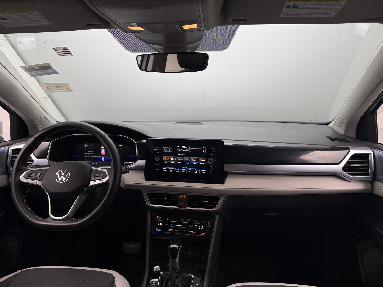 Thumbnail: 2025 Volkswagen Taos - 3