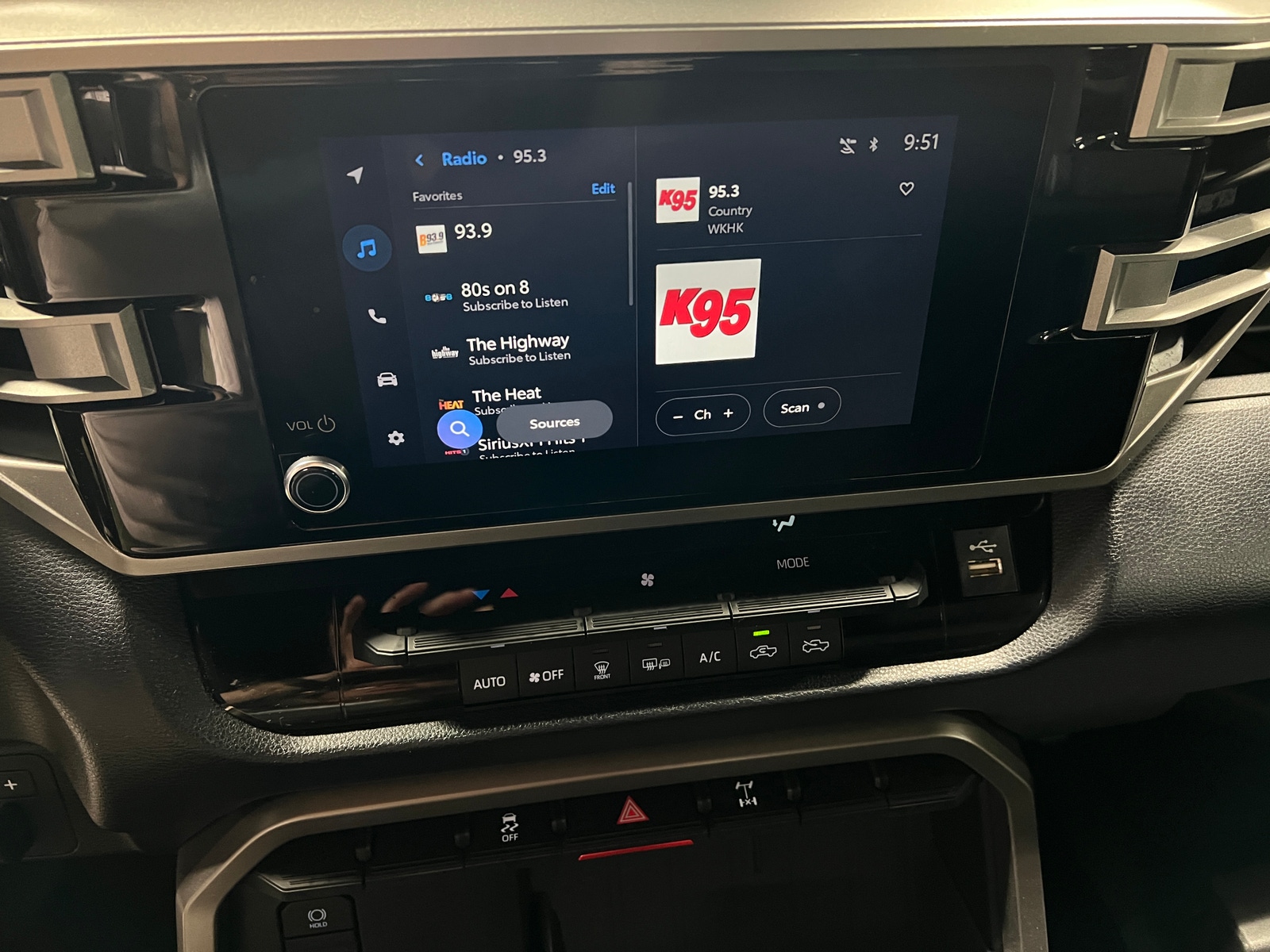 Thumbnail: 2025 Toyota Tundra - 4