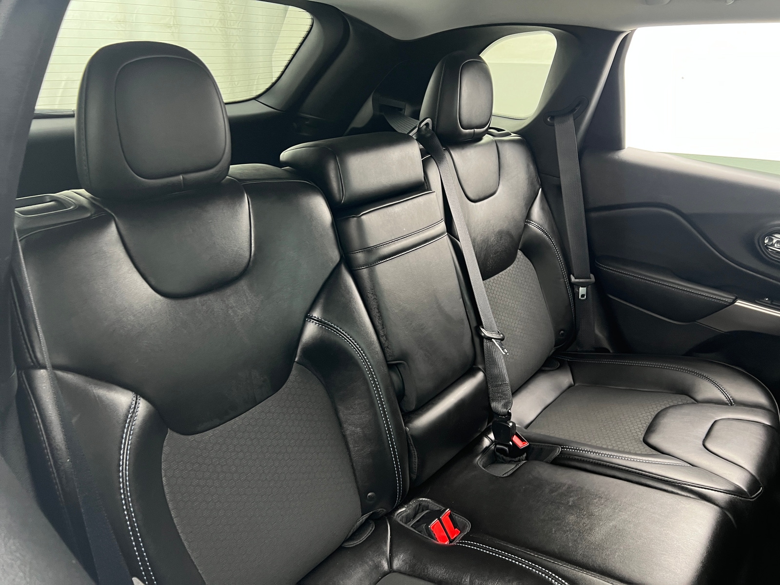 Thumbnail: 2019 Jeep Cherokee - 6