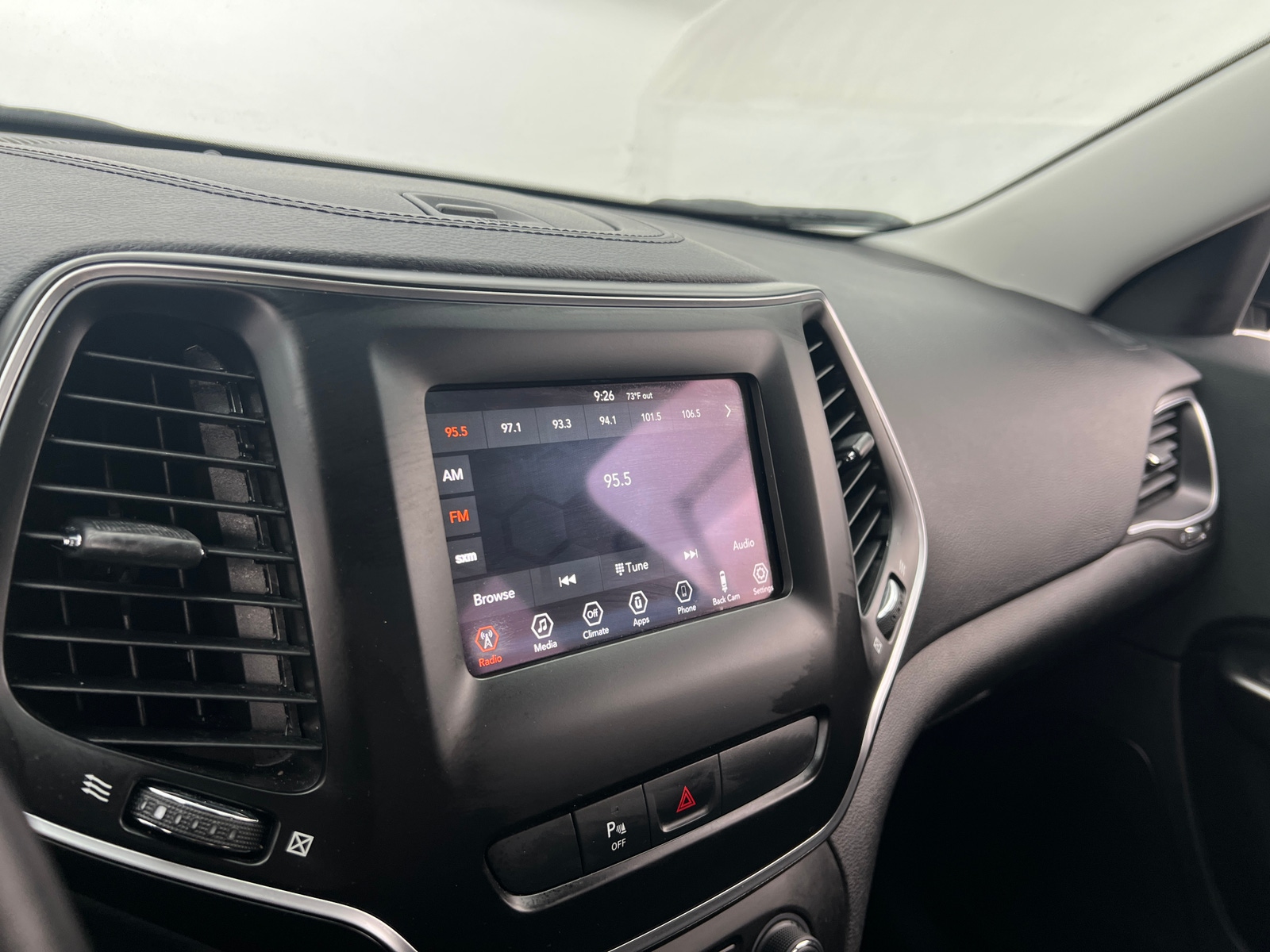 Thumbnail: 2019 Jeep Cherokee - 4