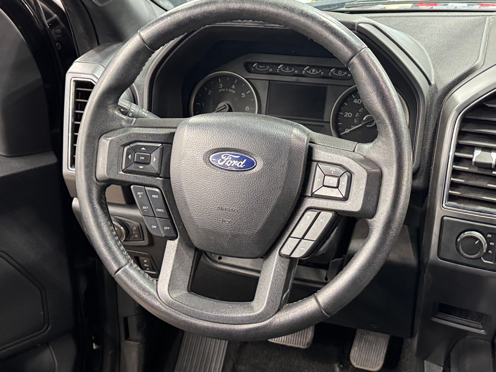 Thumbnail: 2019 Ford Econoline - 5