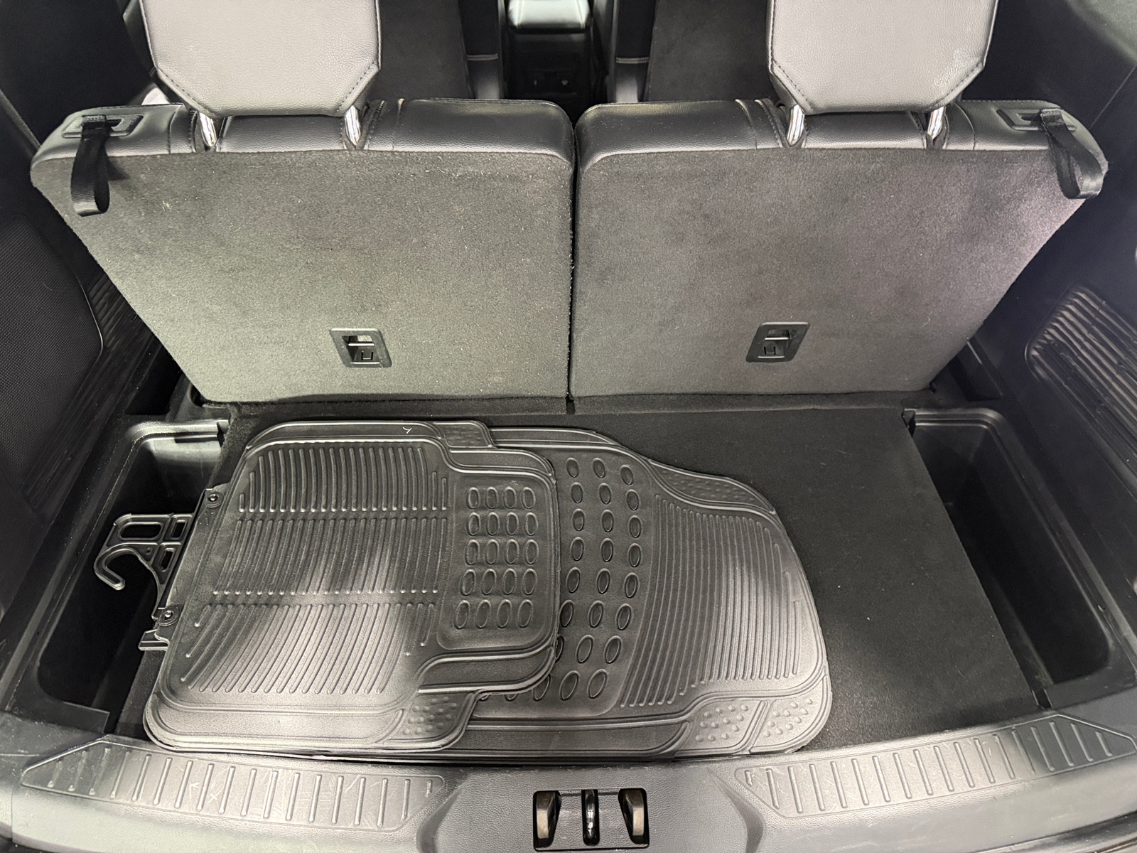 Thumbnail: 2022 Ford Explorer - 6