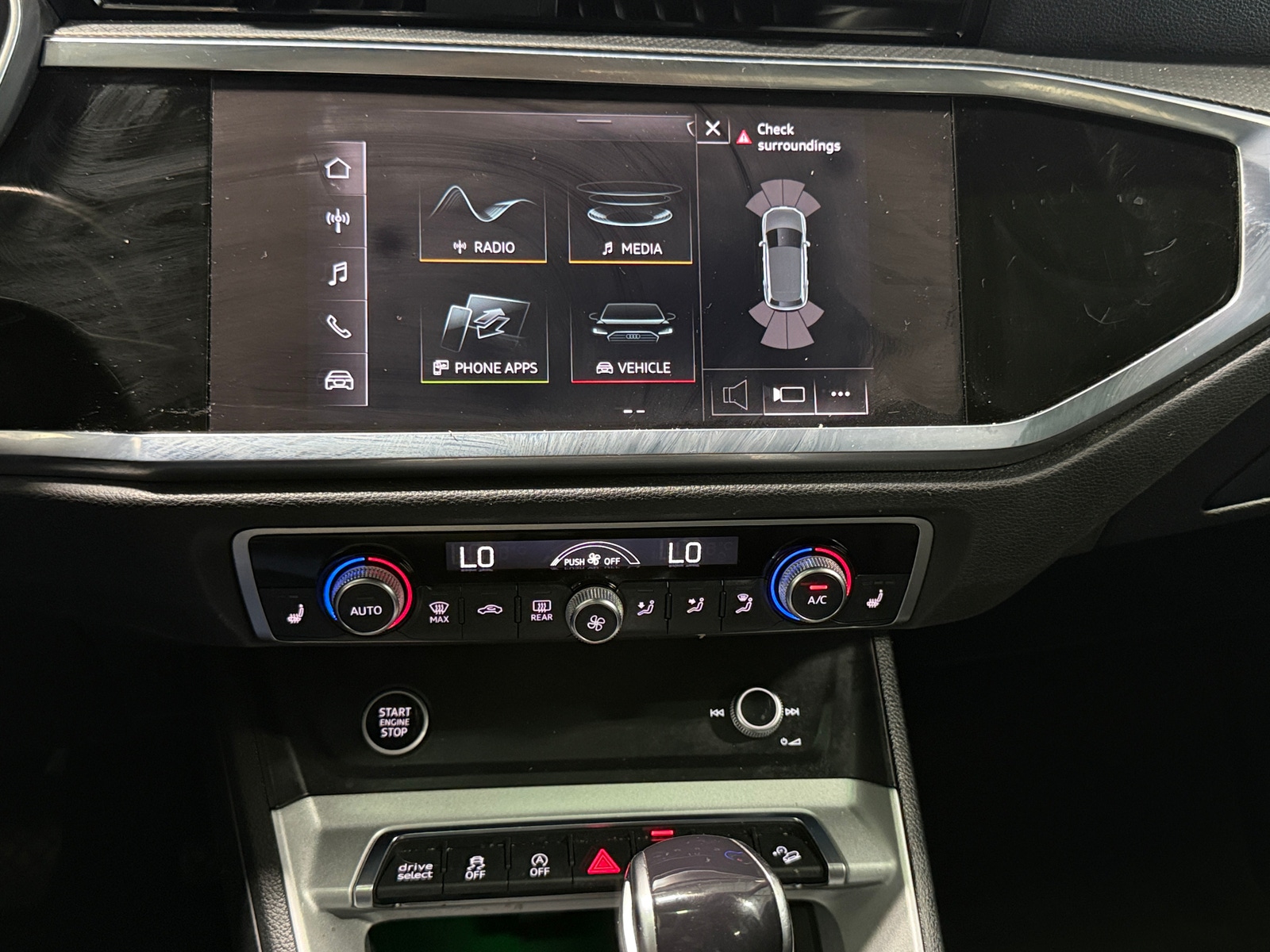 Thumbnail: 2022 Audi Q3 - 3