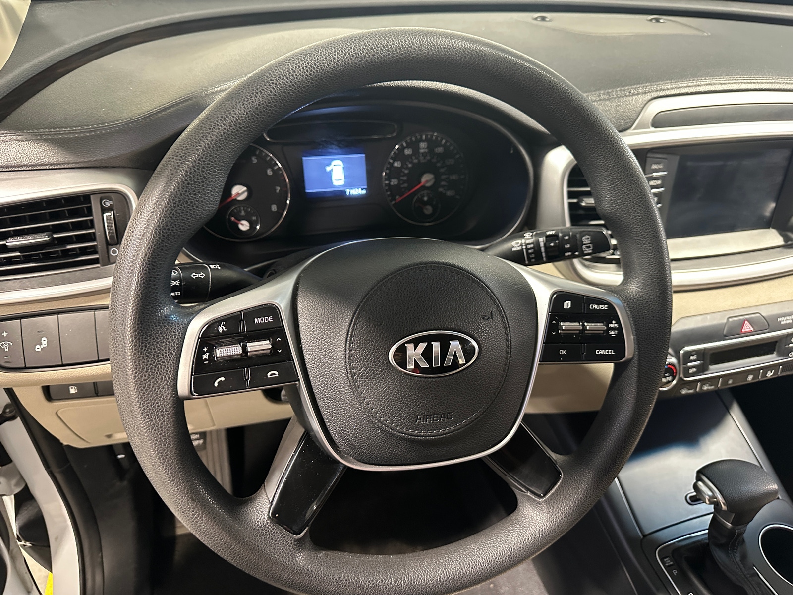 Thumbnail: 2019 Kia Sorento - 5
