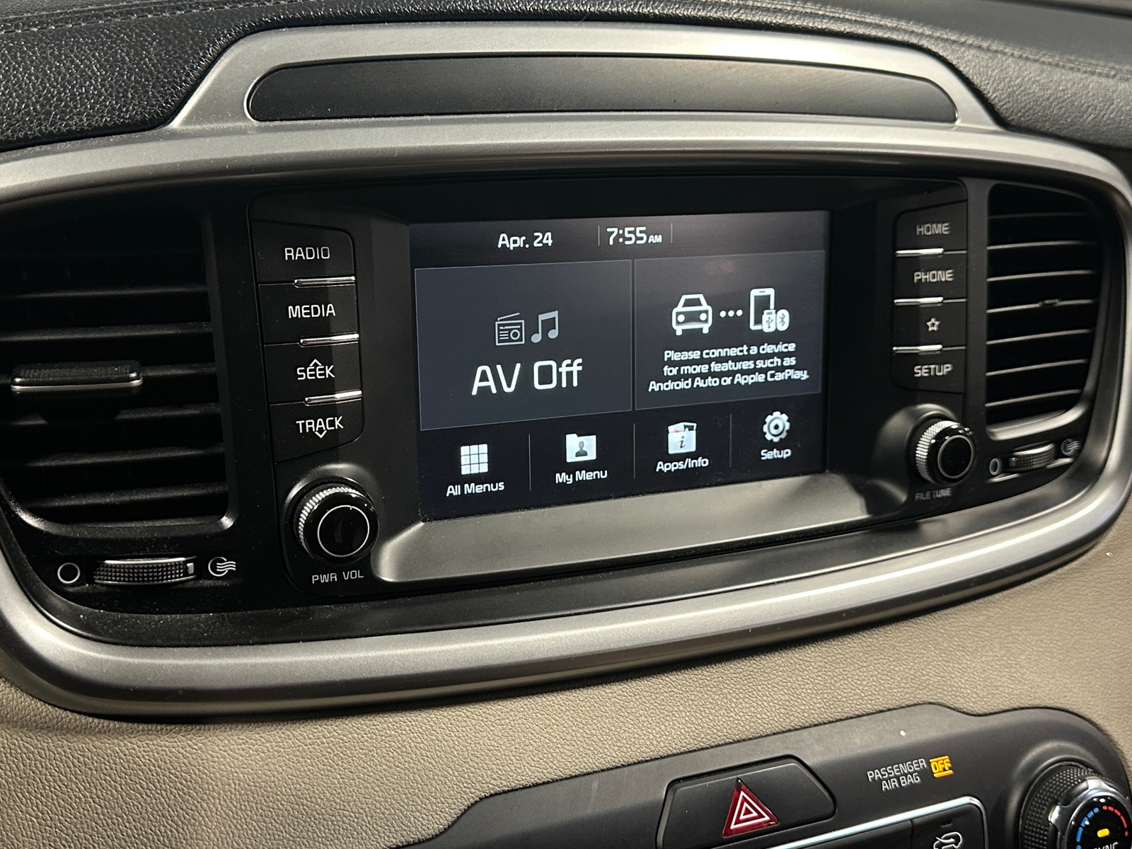 Thumbnail: 2019 Kia Sorento - 4