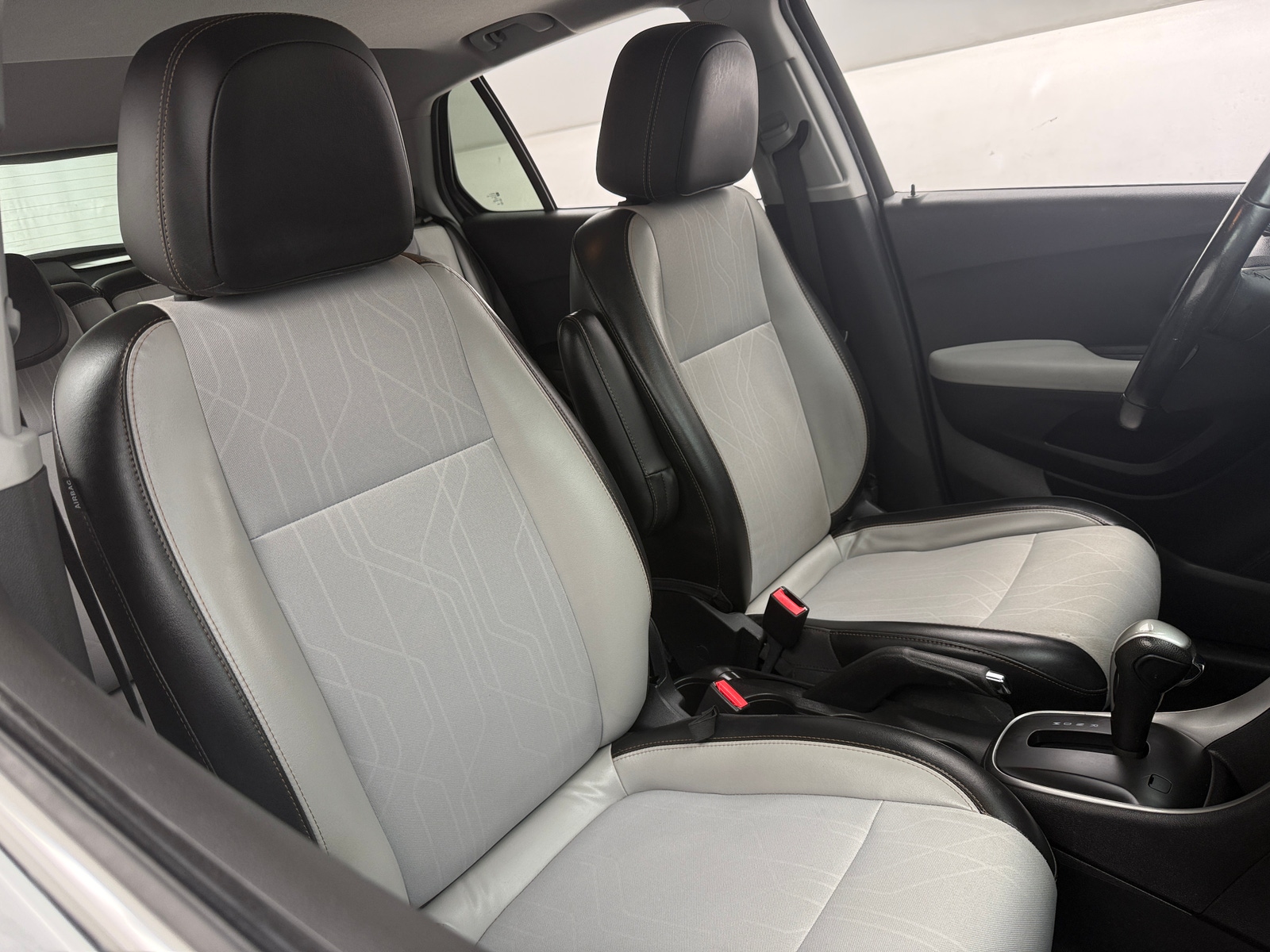 Thumbnail: 2017 Chevrolet Trax - 2