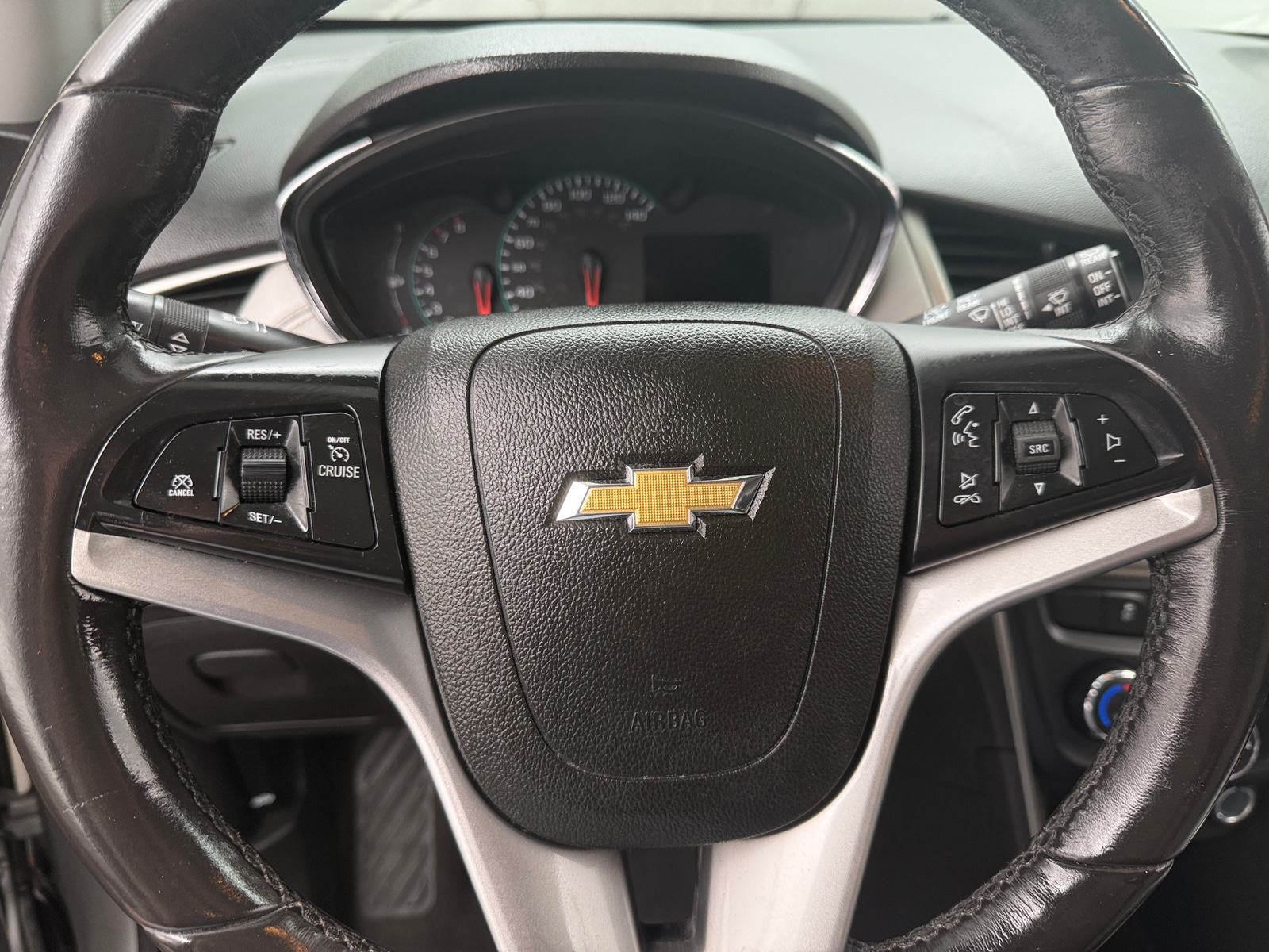 Thumbnail: 2017 Chevrolet Trax - 5