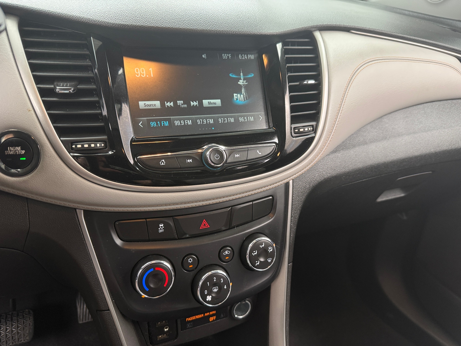 Thumbnail: 2017 Chevrolet Trax - 4