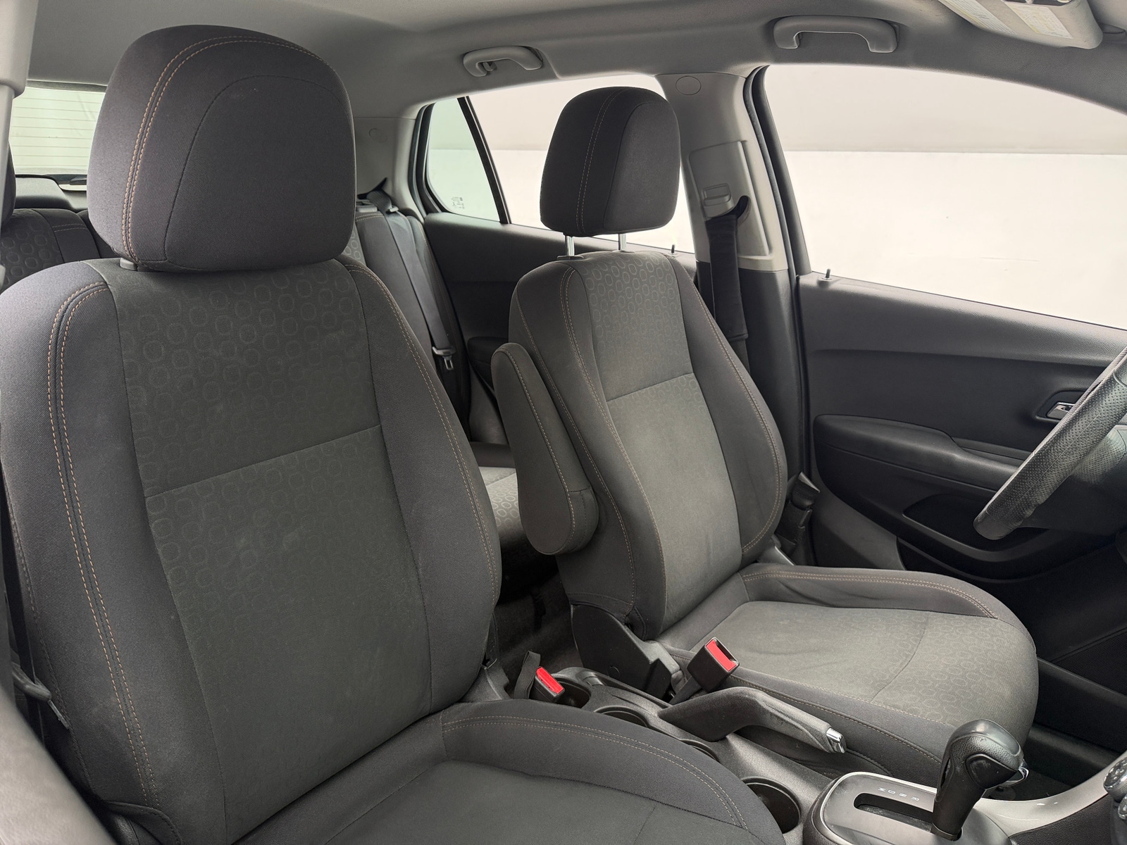 Thumbnail: 2017 Chevrolet Trax - 2