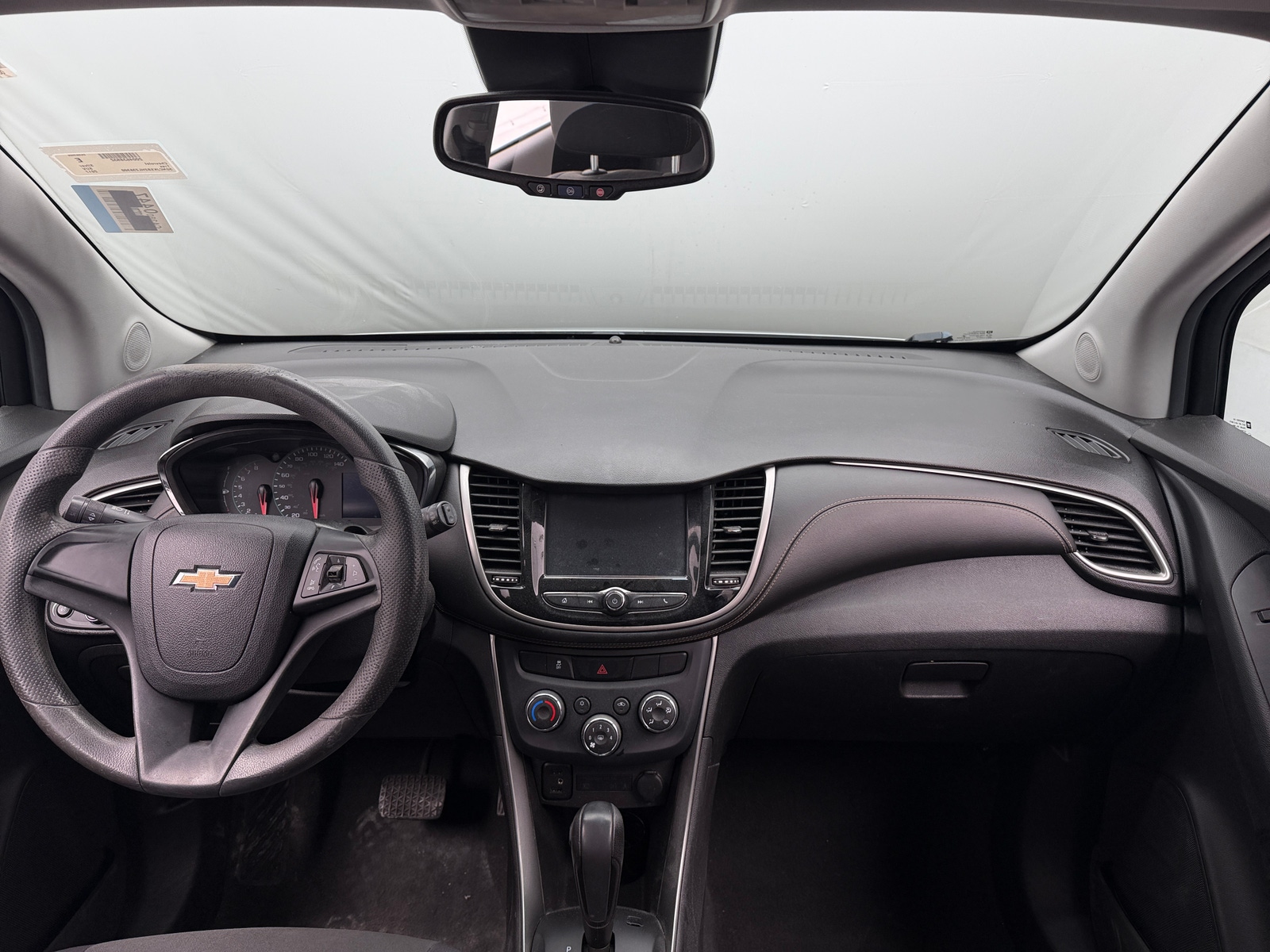 Thumbnail: 2017 Chevrolet Trax - 3