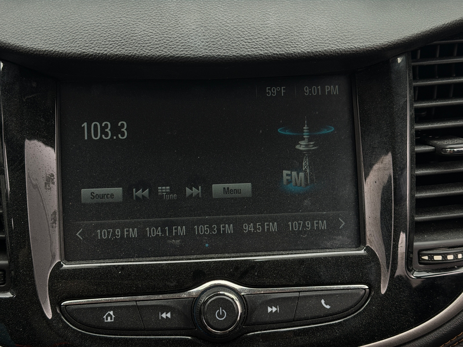 Thumbnail: 2017 Chevrolet Trax - 4