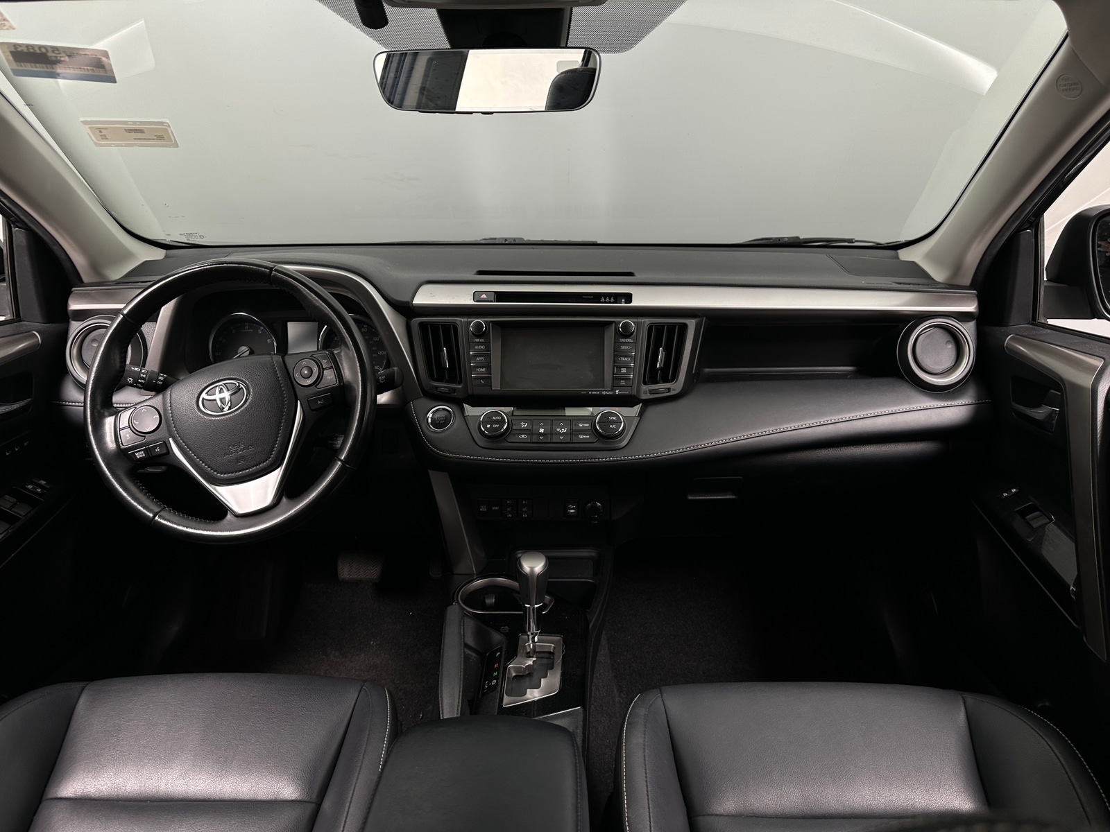 Thumbnail: 2018 Toyota RAV4 - 2