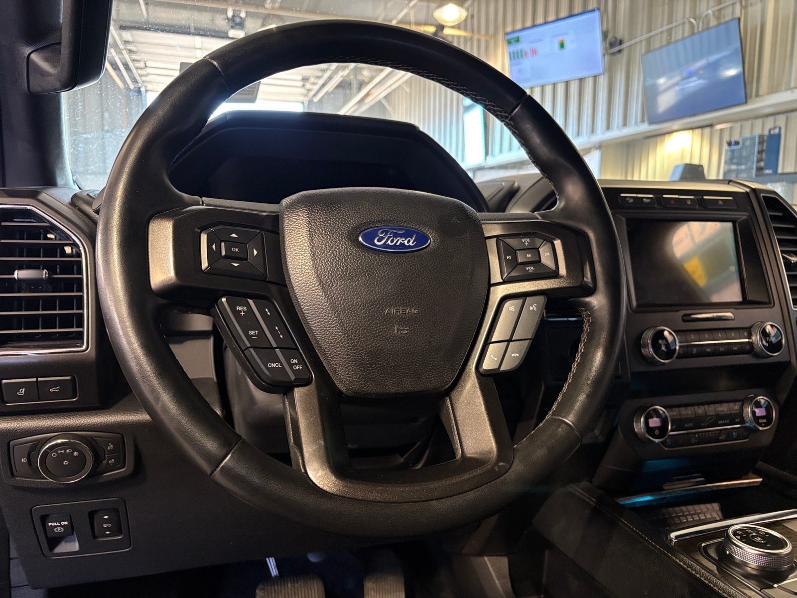 Thumbnail: 2021 Ford Expedition - 4