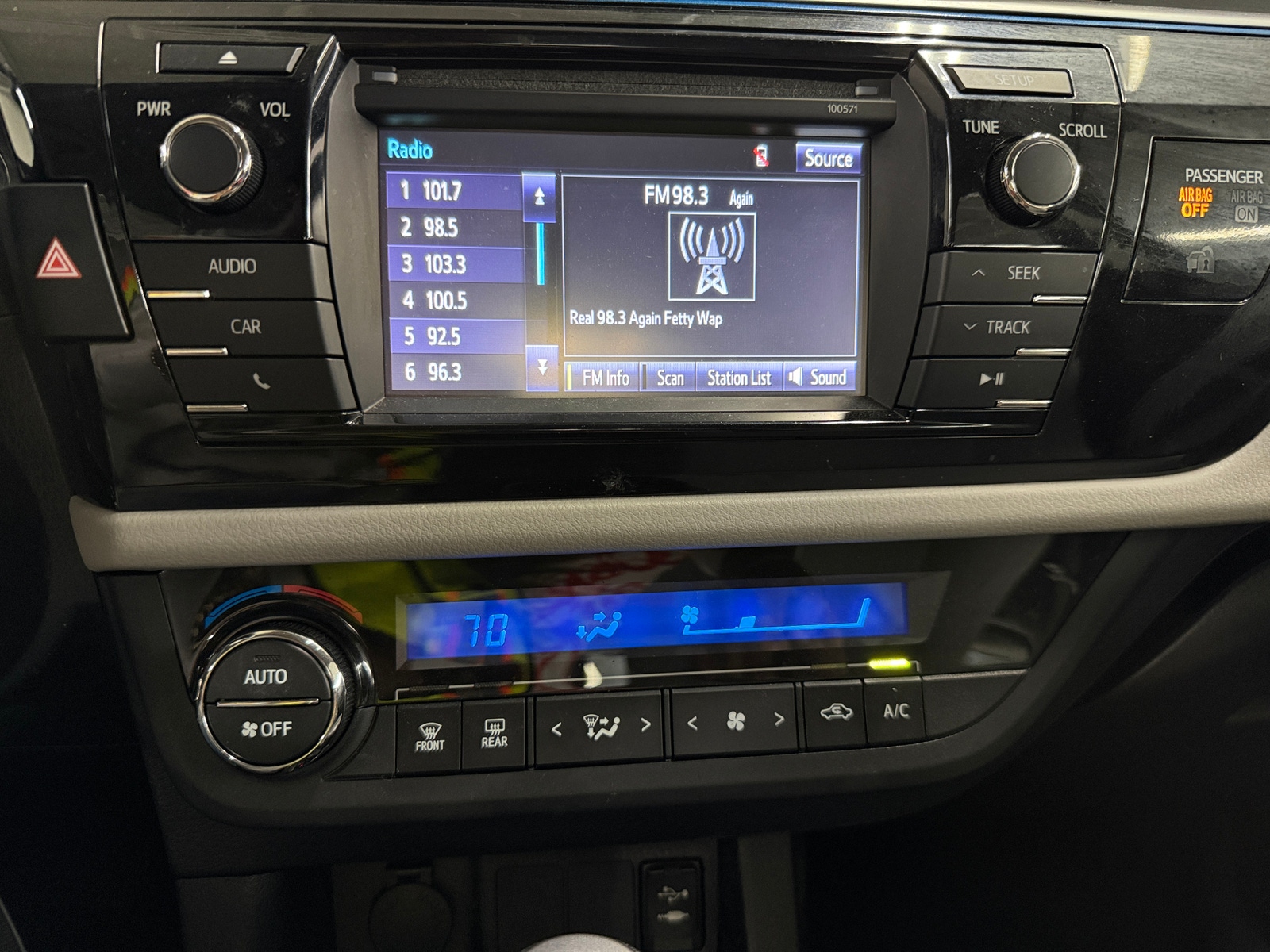 Thumbnail: 2016 Toyota Corolla - 4