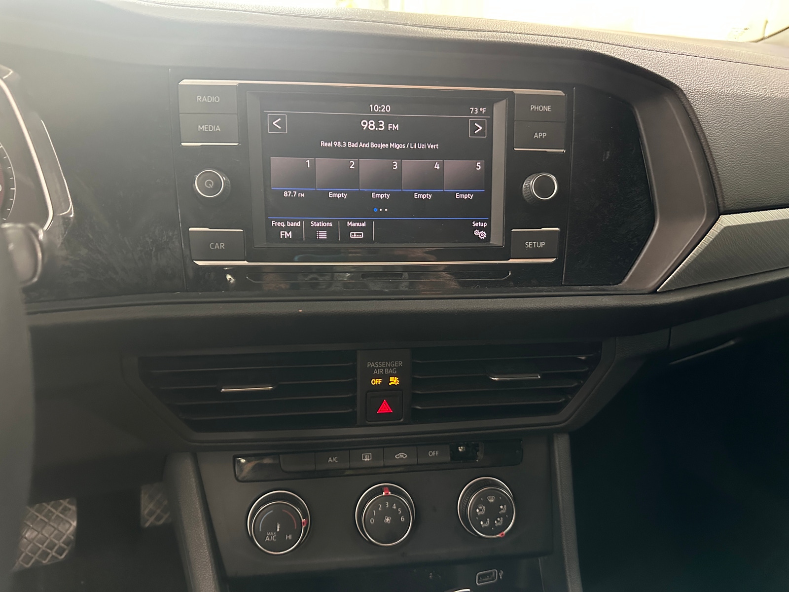 Thumbnail: 2019 Volkswagen Jetta - 4