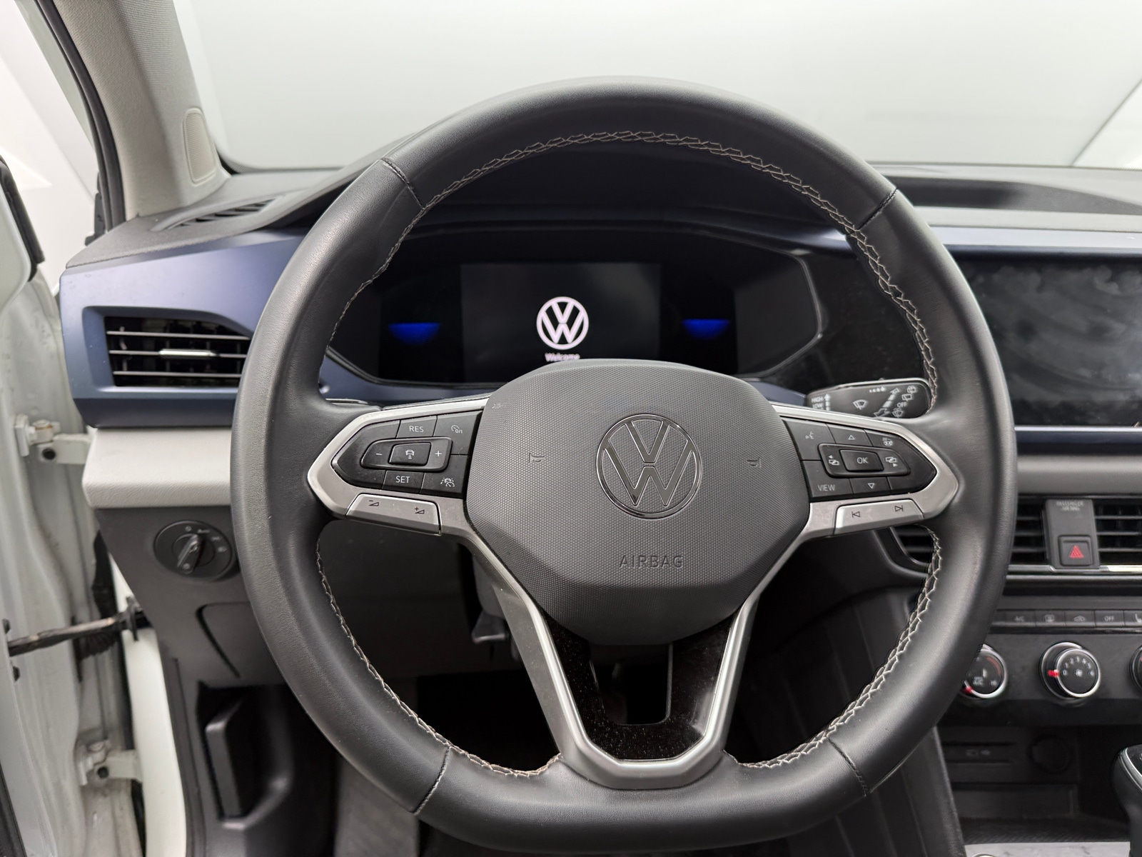 Thumbnail: 2022 Volkswagen Taos - 5