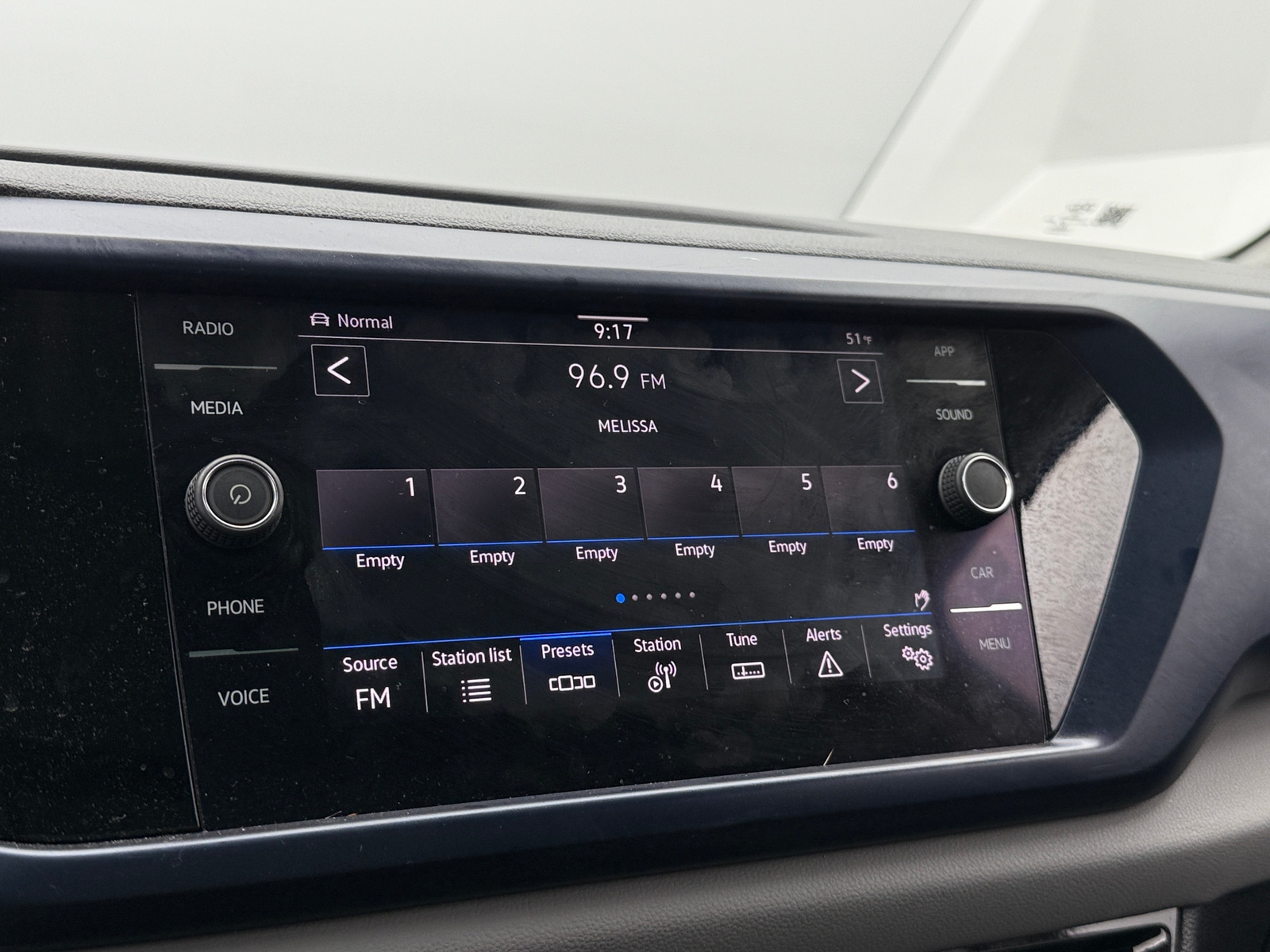 Thumbnail: 2022 Volkswagen Taos - 4