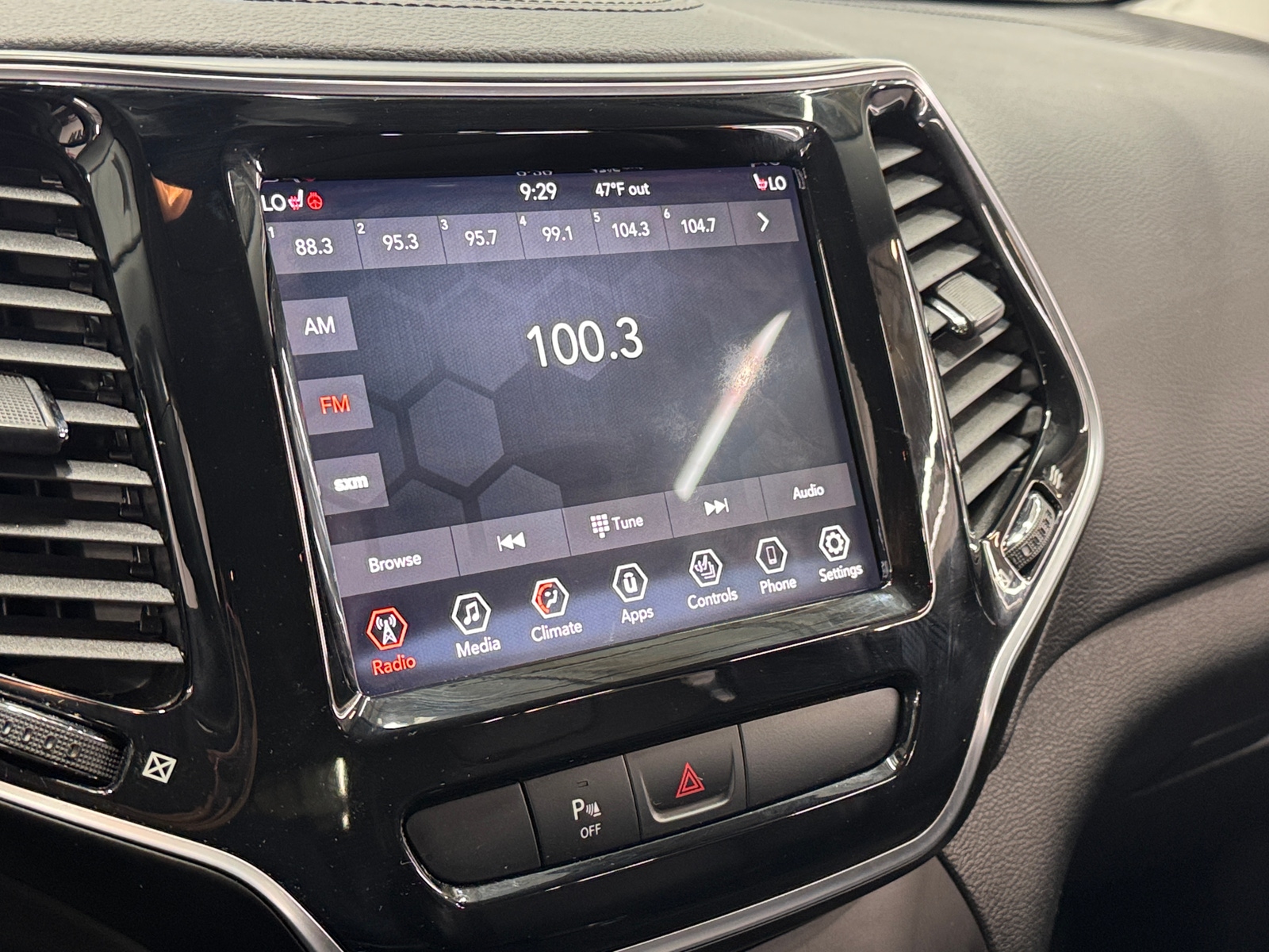 Thumbnail: 2019 Jeep Cherokee - 3