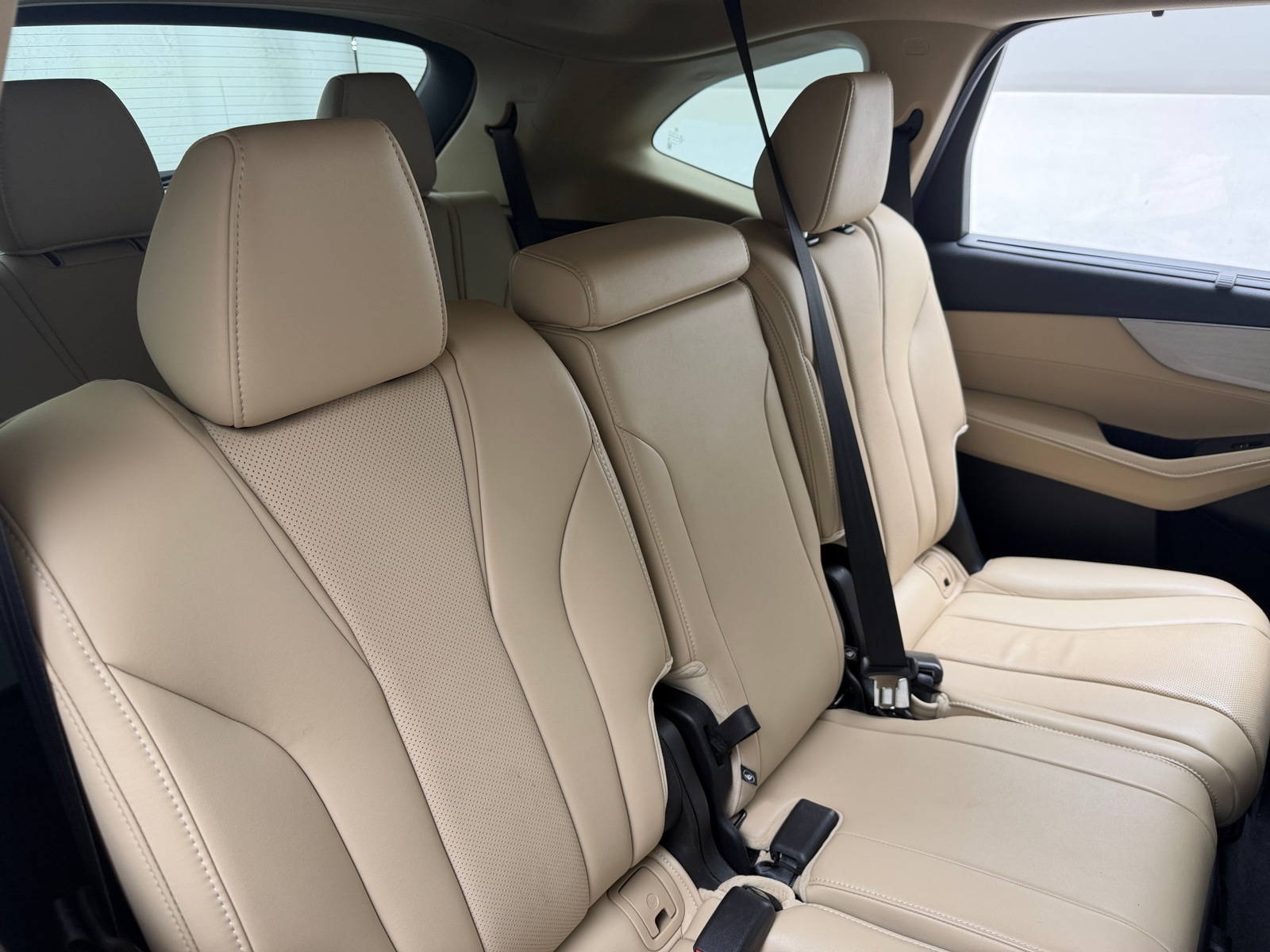 Thumbnail: 2022 Acura MDX - 5