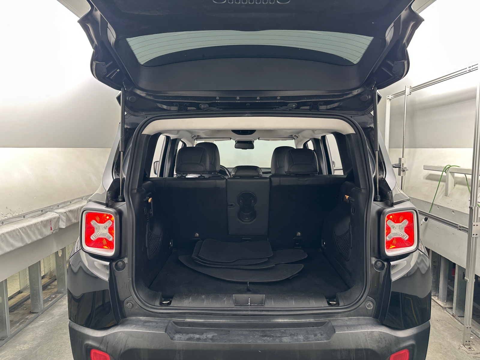 Thumbnail: 2017 Jeep Renegade - 6