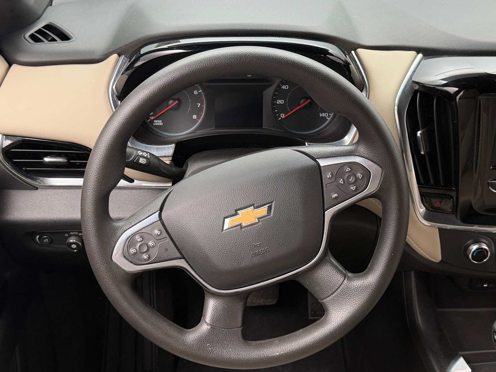 Thumbnail: 2022 Chevrolet Traverse - 5