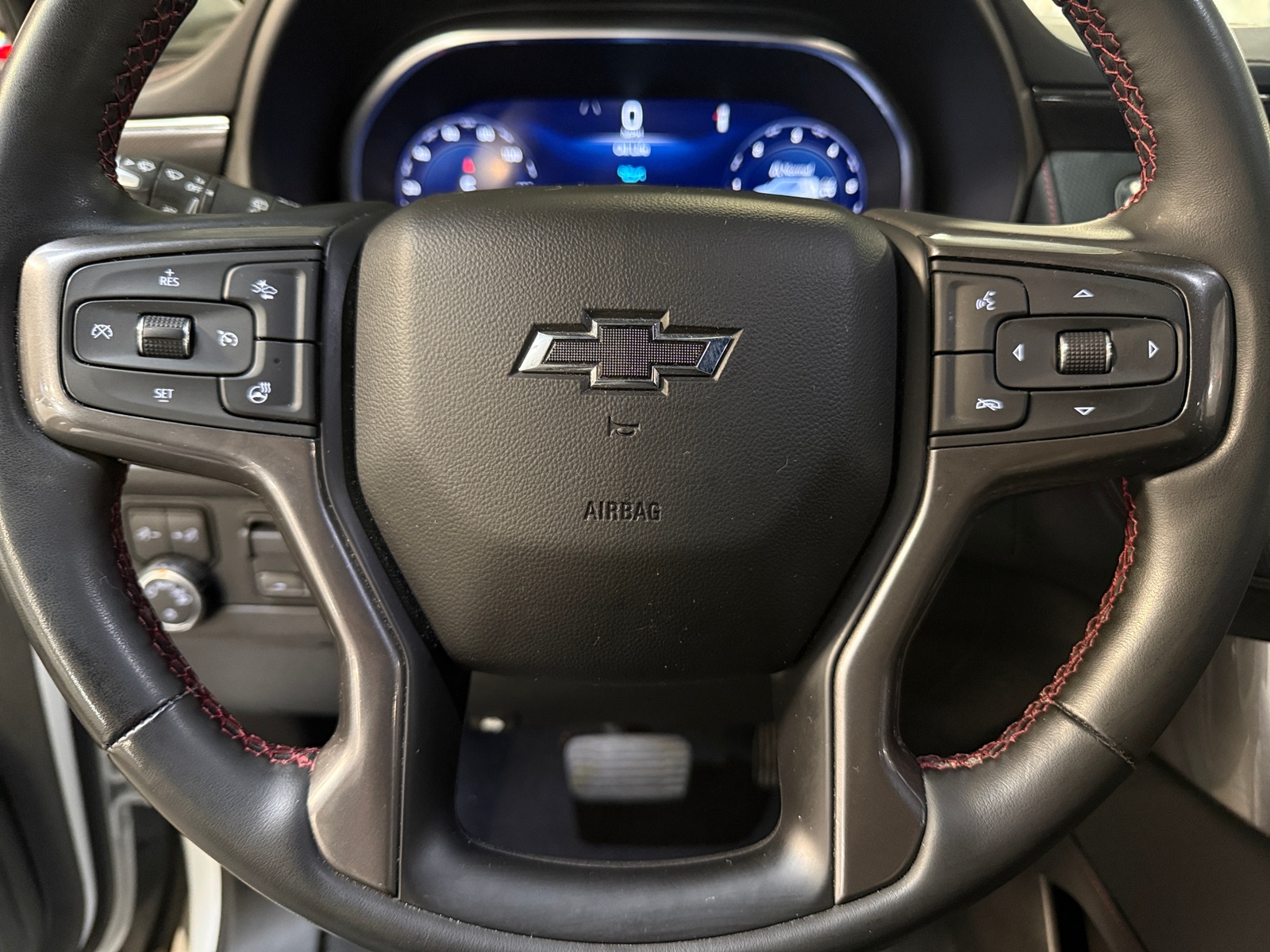 Thumbnail: 2023 Chevrolet Suburban - 4