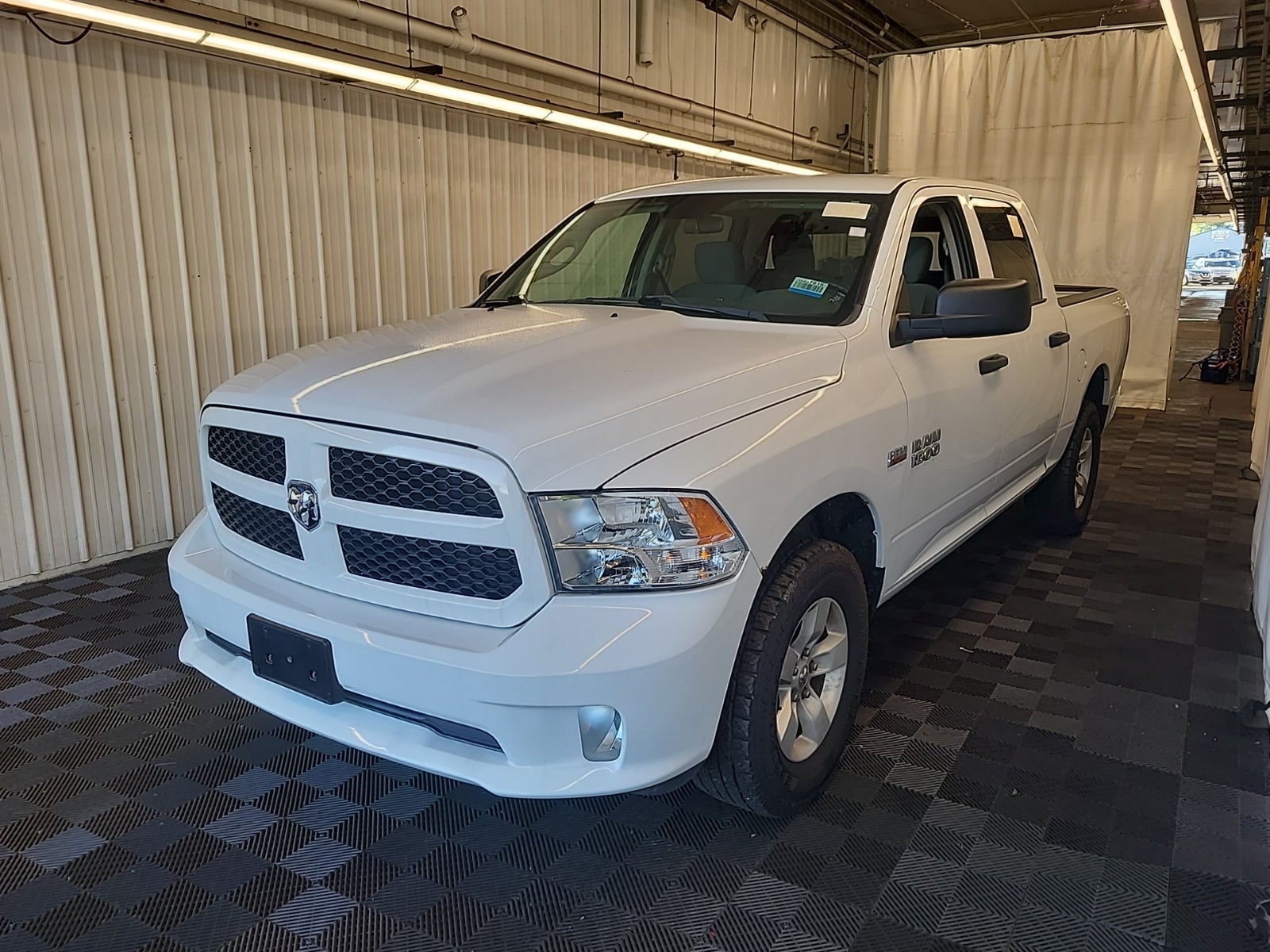 2018 Ram 1500 Express 4x4 Crew Cab 5'7" Box *LTD Avail*