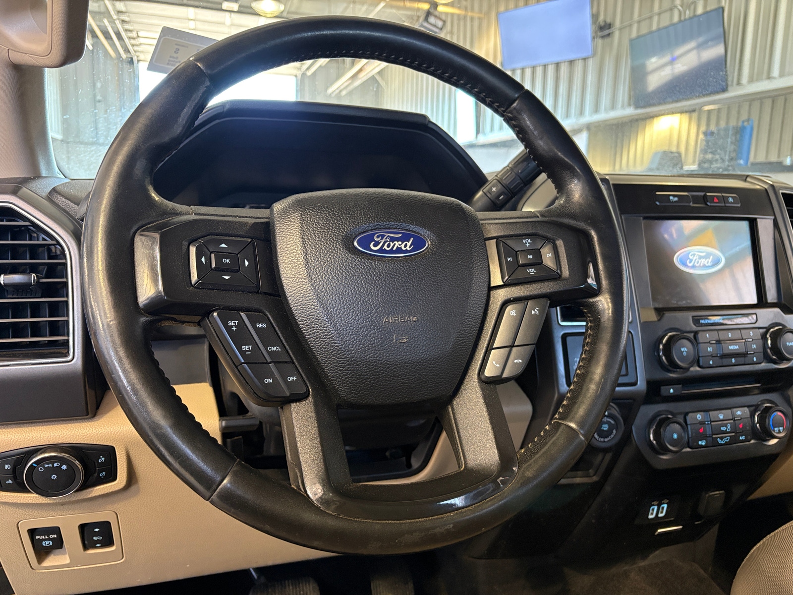 Thumbnail: 2018 Ford Econoline - 5