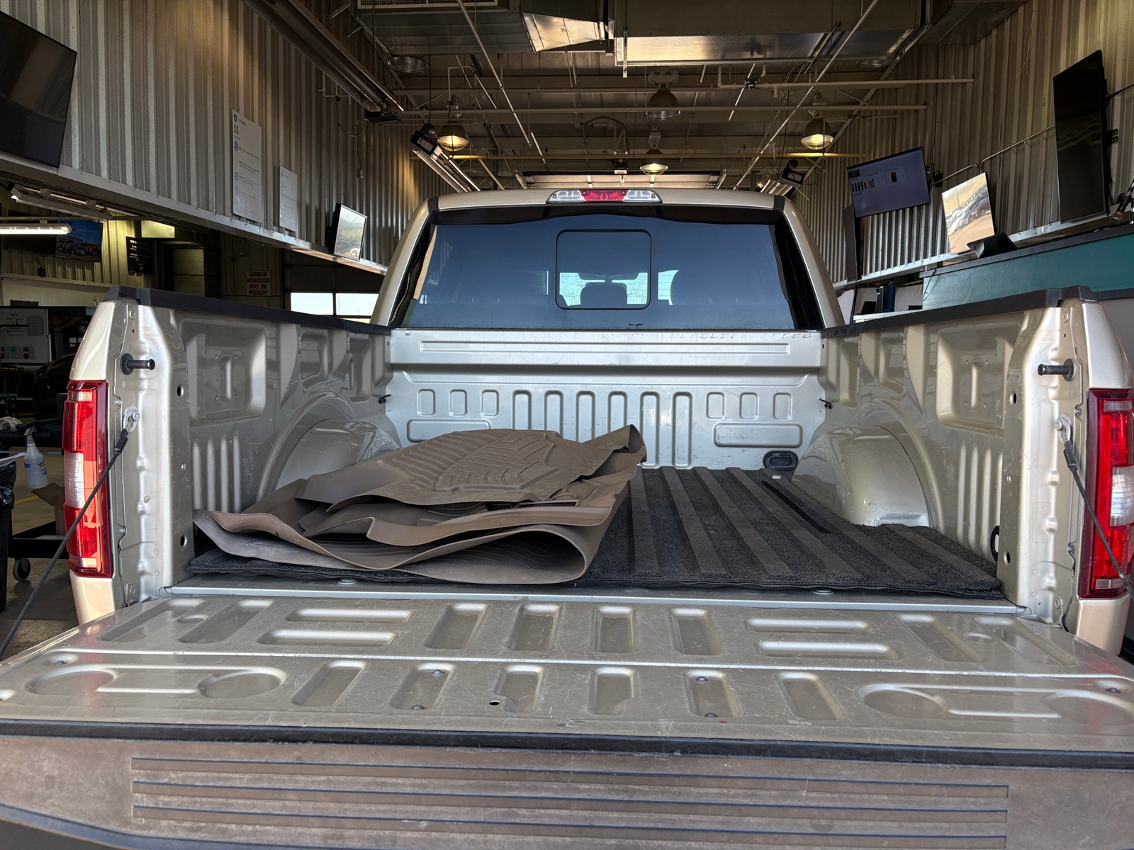 Thumbnail: 2018 Ford Econoline - 7