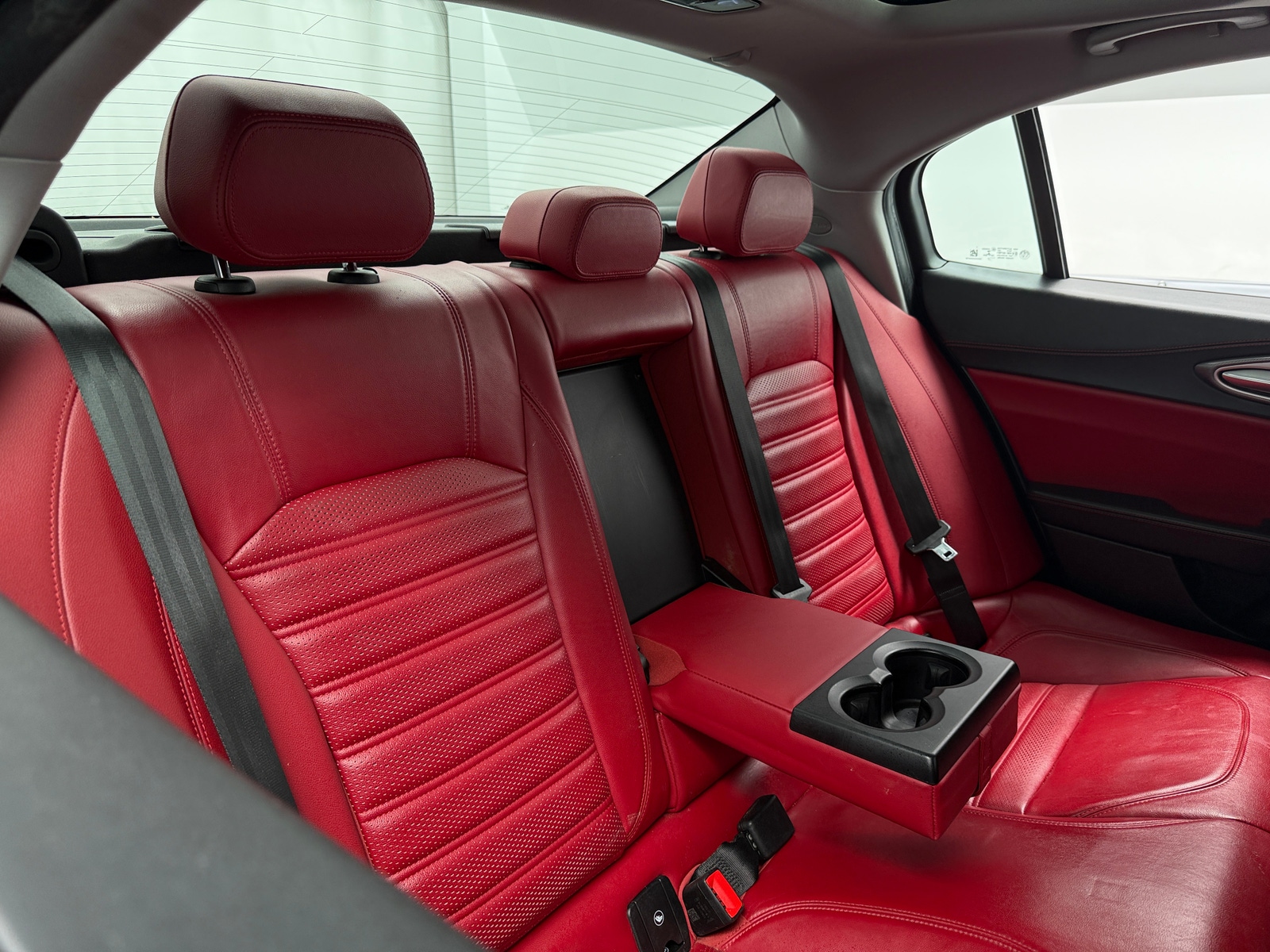 Thumbnail: 2017 Alfa Romeo Giulia - 5