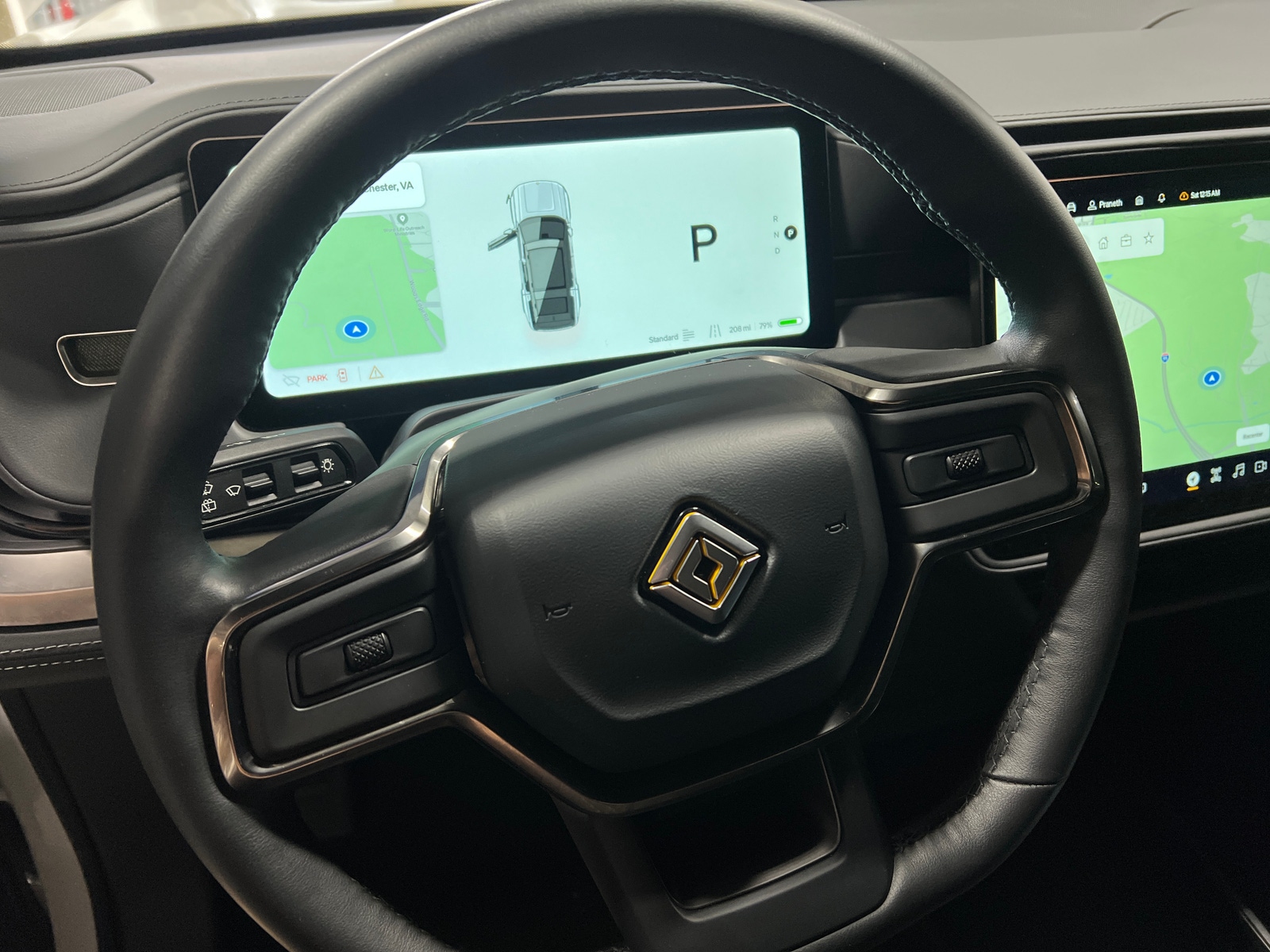Thumbnail: 2025 Rivian R1S - 4