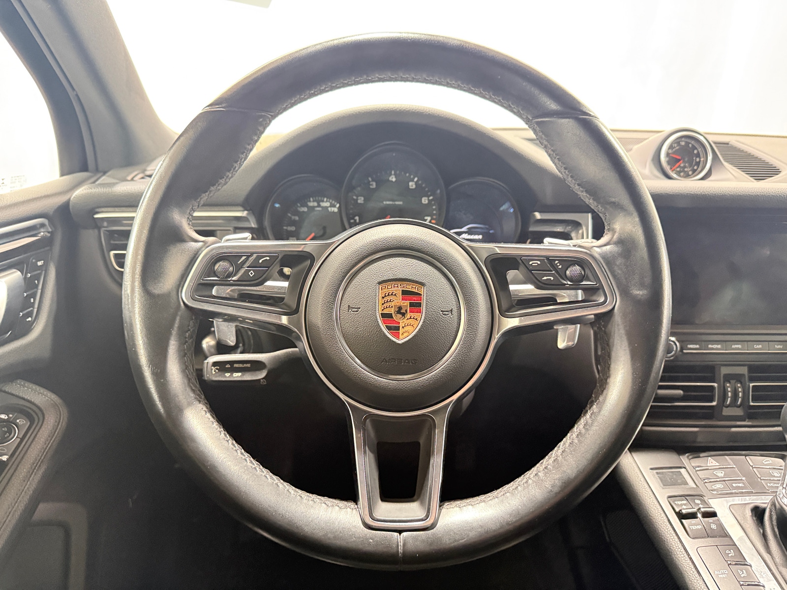 Thumbnail: 2019 Porsche Macan - 4