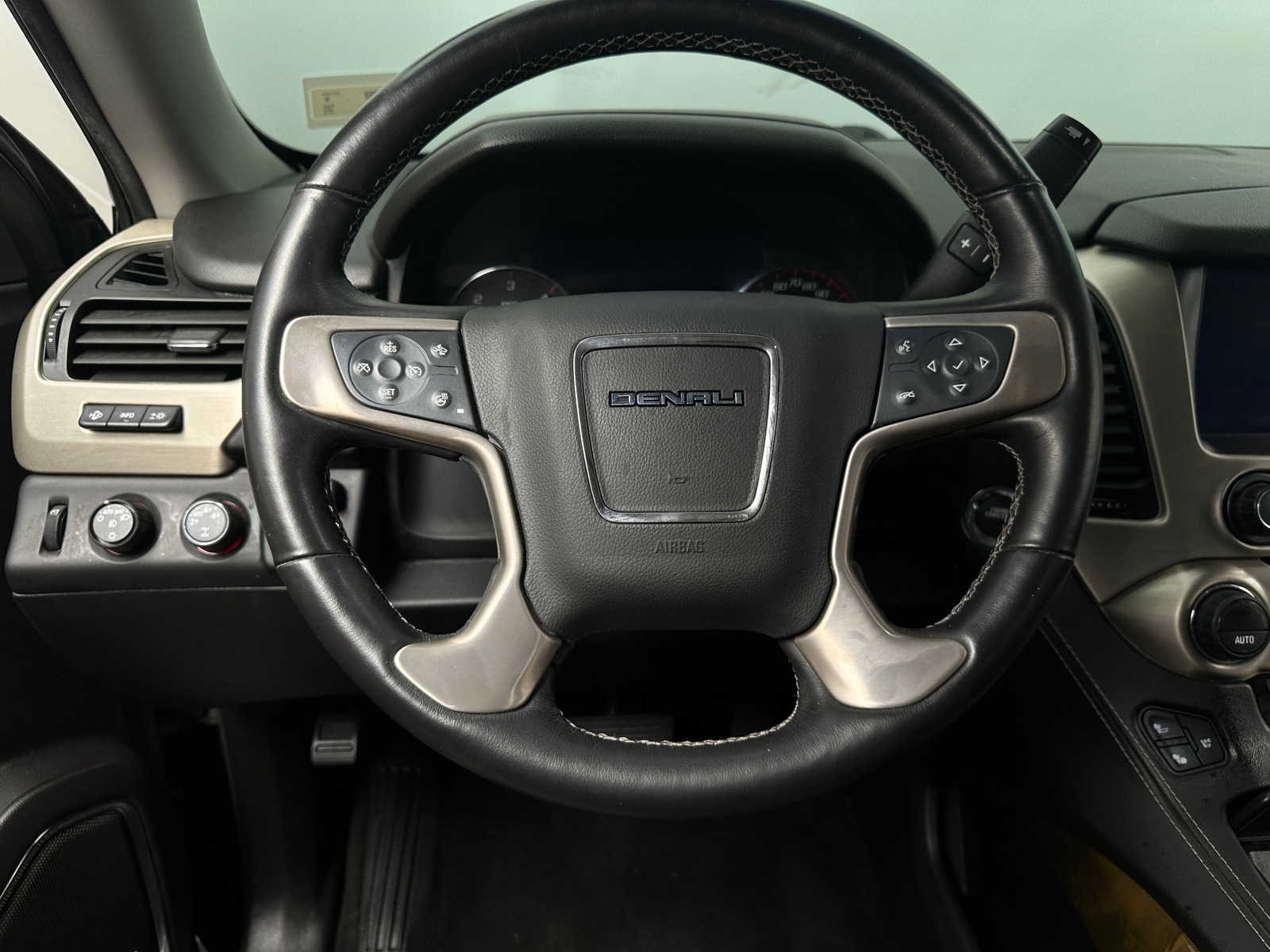Thumbnail: 2016 GMC Yukon - 4