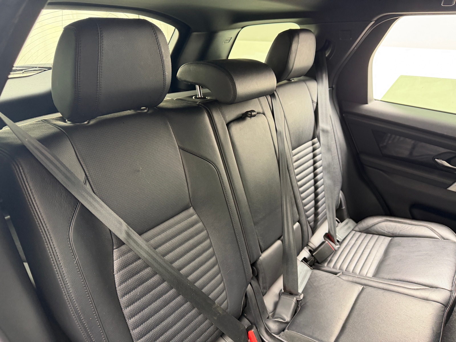 Thumbnail: 2020 Land Rover Discovery Sport - 5