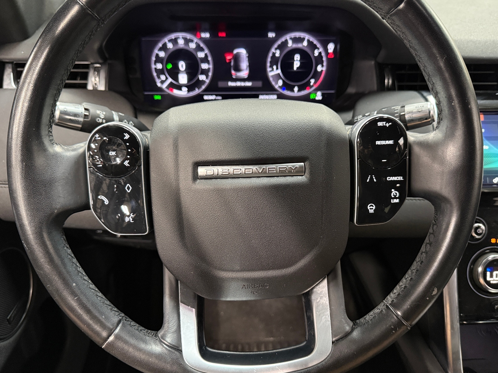 Thumbnail: 2020 Land Rover Discovery Sport - 4