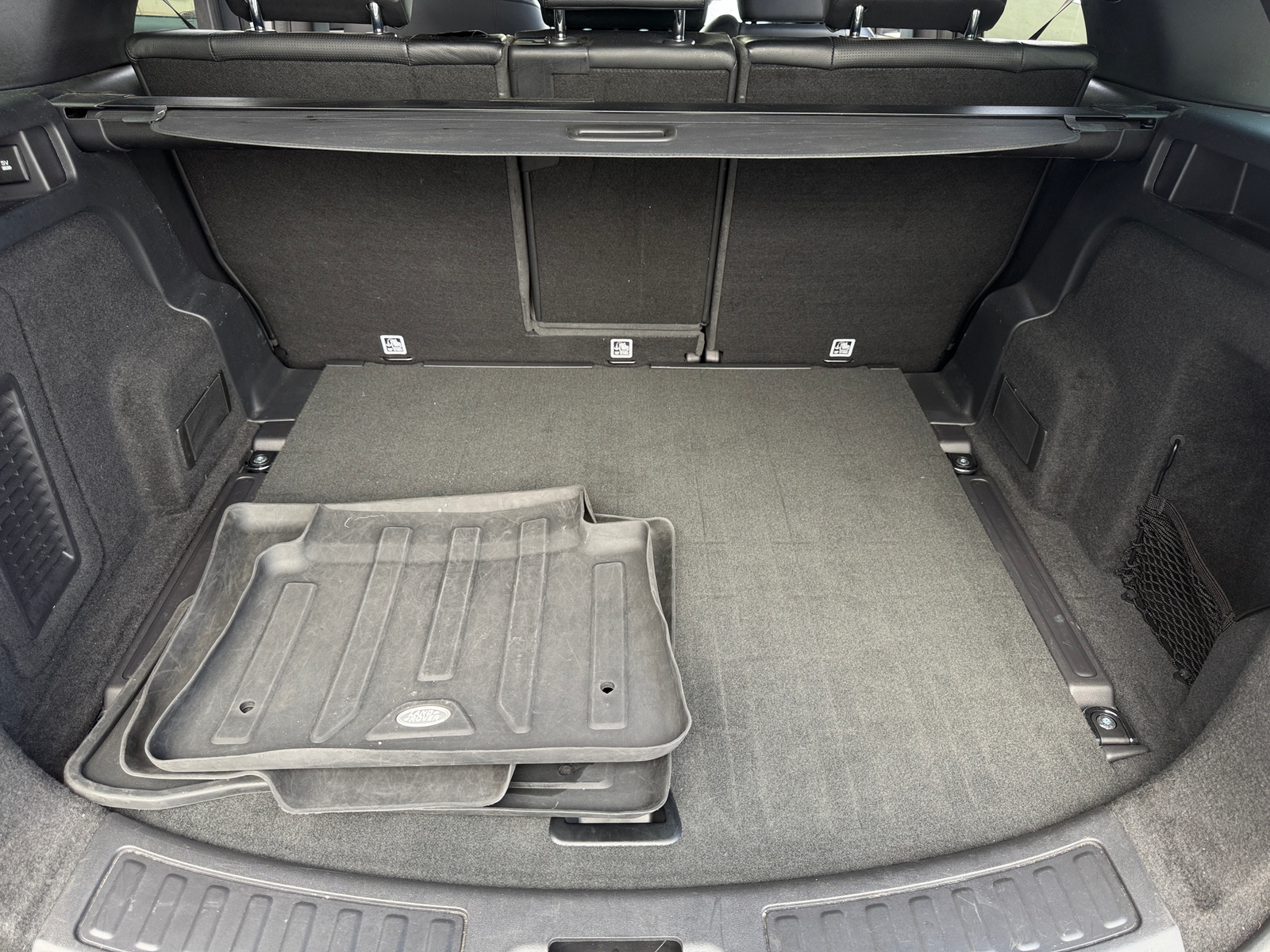 Thumbnail: 2020 Land Rover Discovery Sport - 6