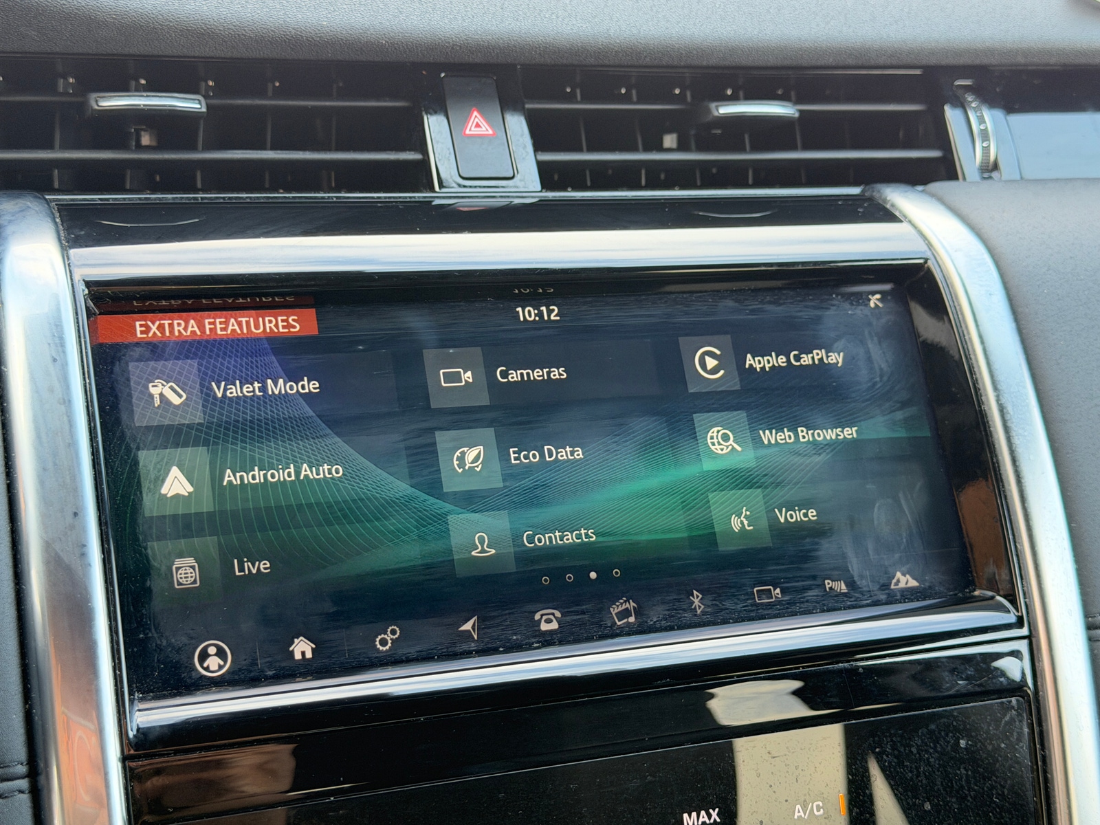 Thumbnail: 2020 Land Rover Discovery Sport - 3